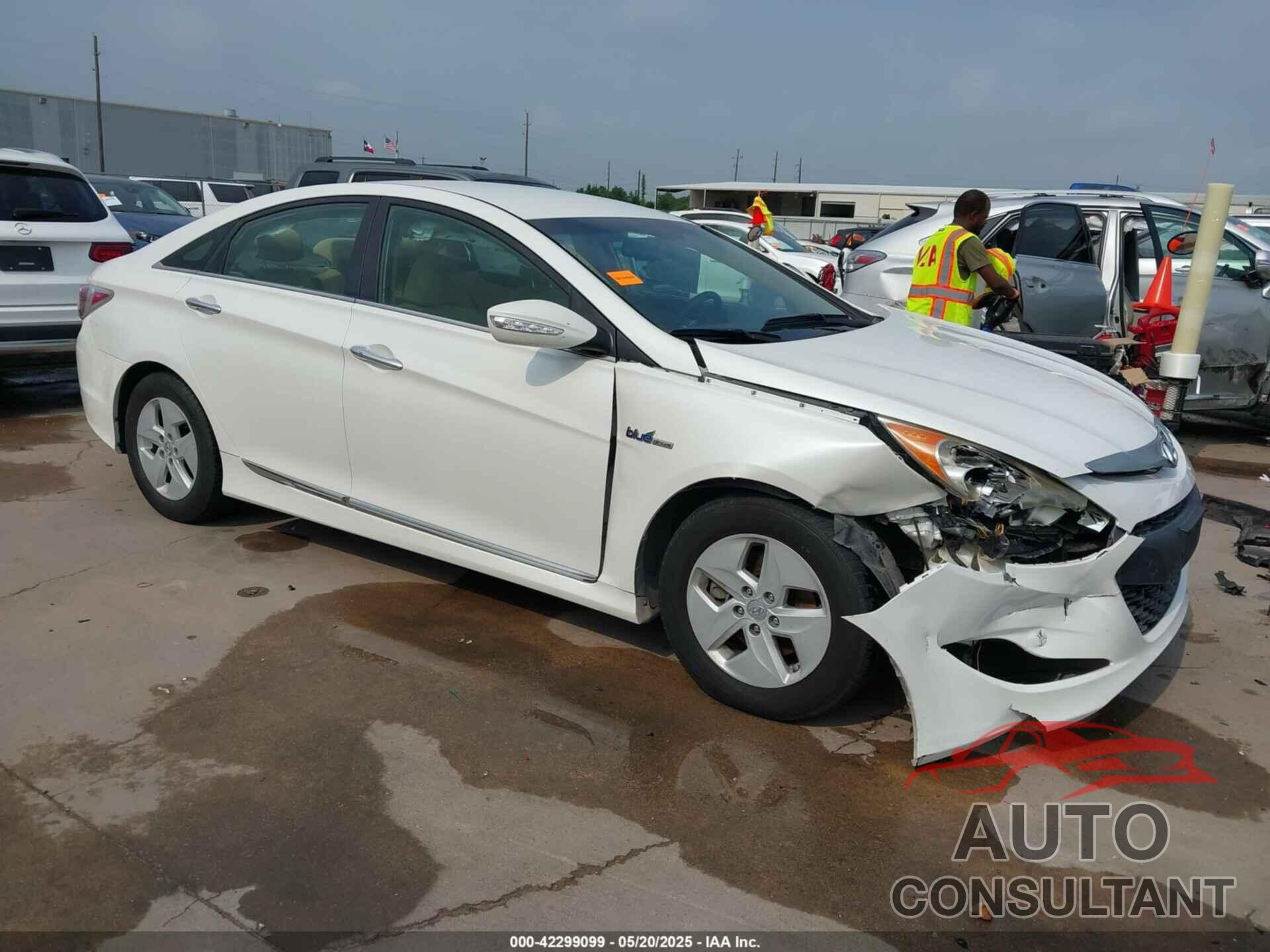 HYUNDAI SONATA HYBRID 2012 - KMHEC4A48CA038558