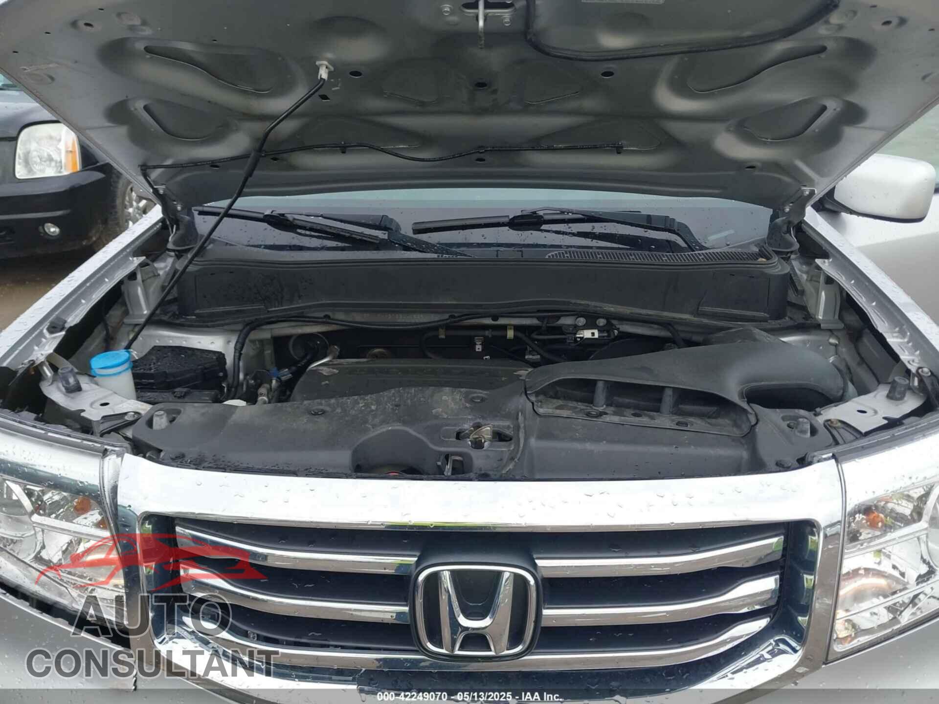 HONDA PILOT 2014 - 5FNYF4H57EB040559