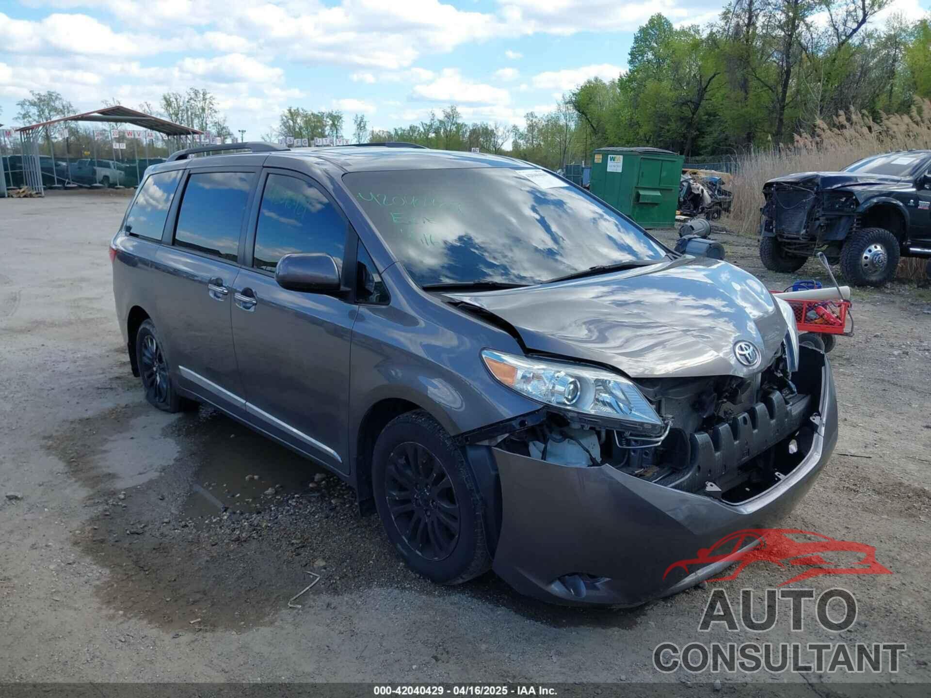 TOYOTA SIENNA 2017 - 5TDYZ3DC0HS816861