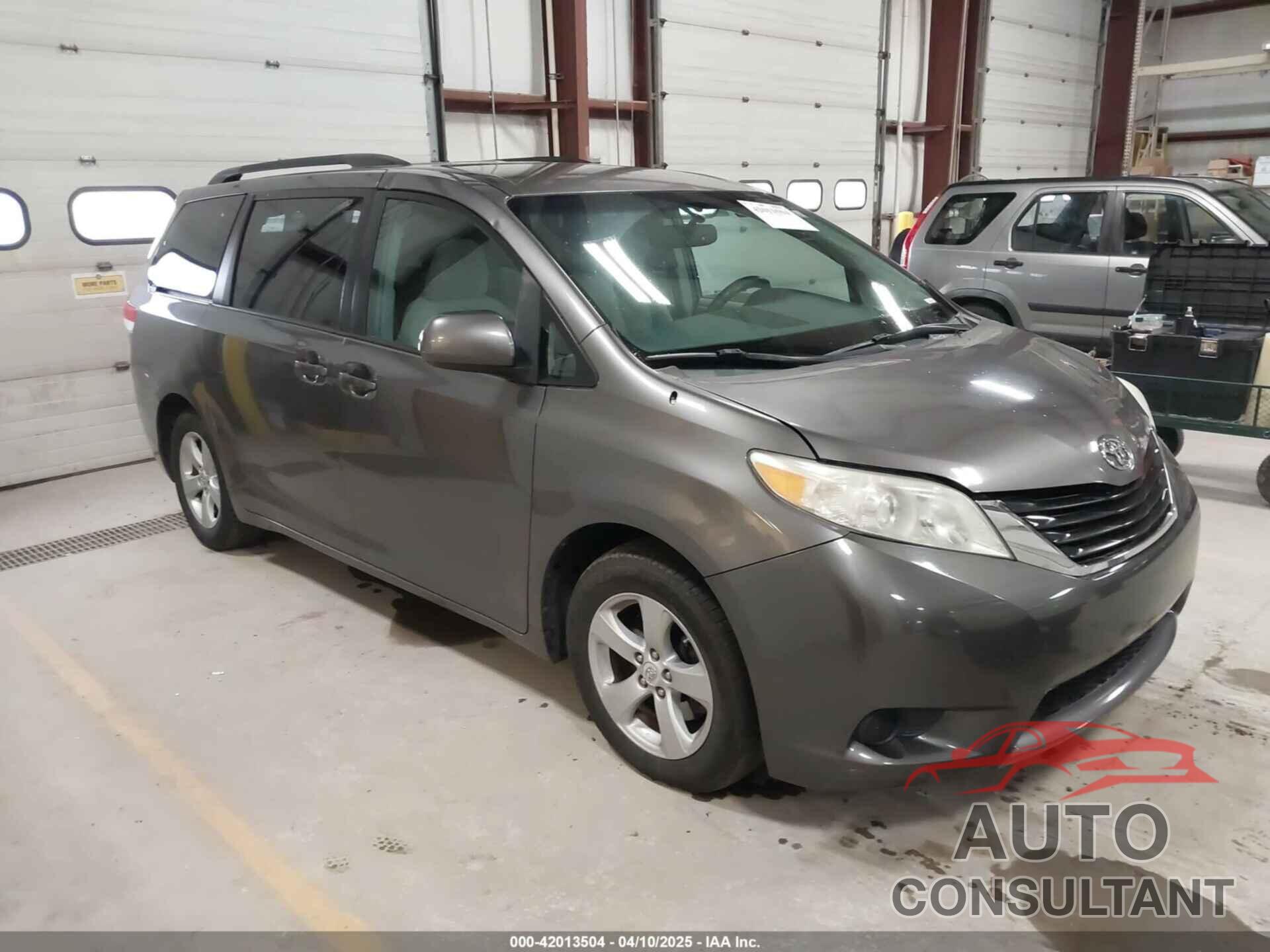 TOYOTA SIENNA 2011 - 5TDKK3DC2BS068597