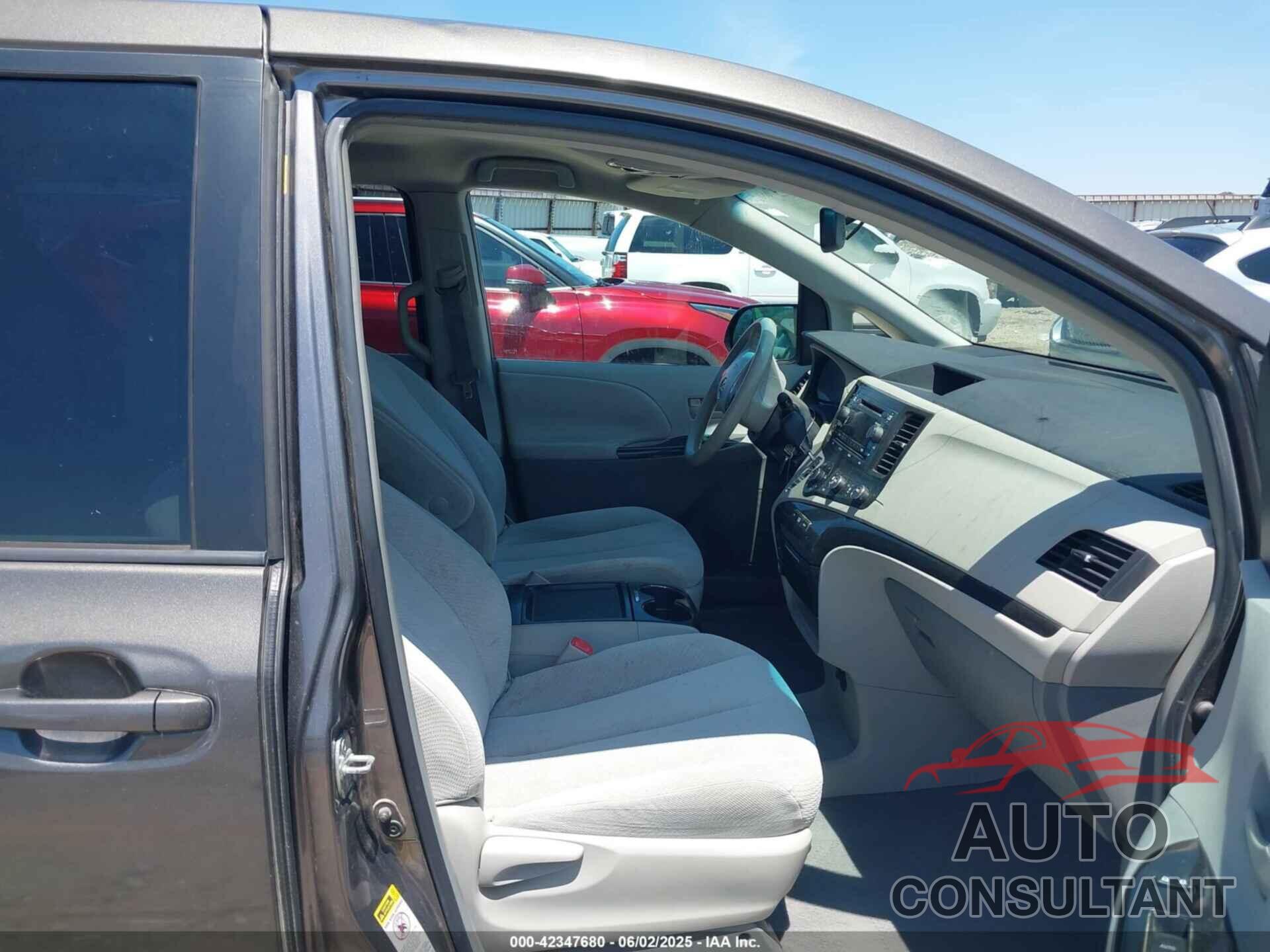 TOYOTA SIENNA 2011 - 5TDKK3DC9BS011541