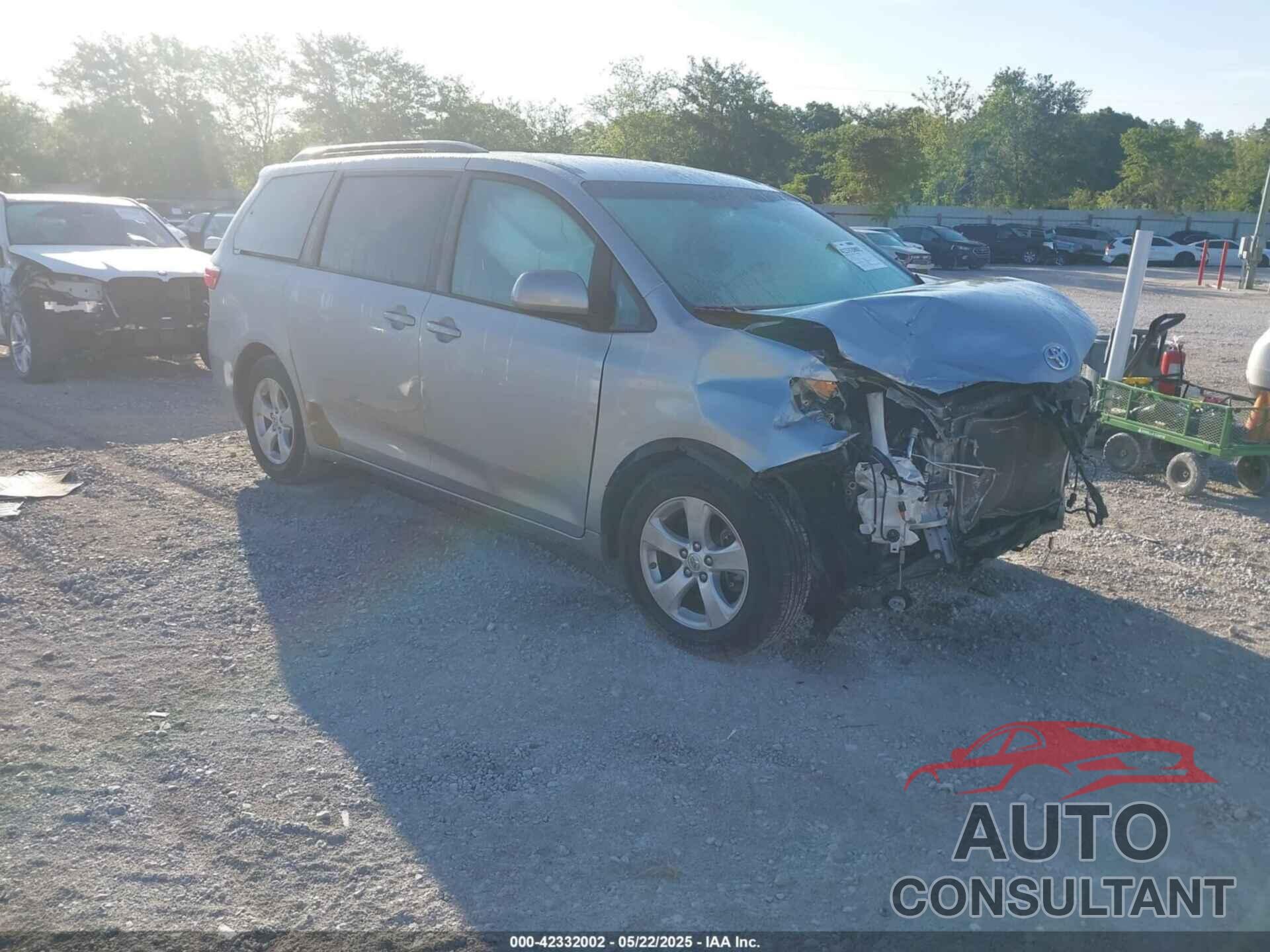 TOYOTA SIENNA 2015 - 5TDKK3DC2FS571665