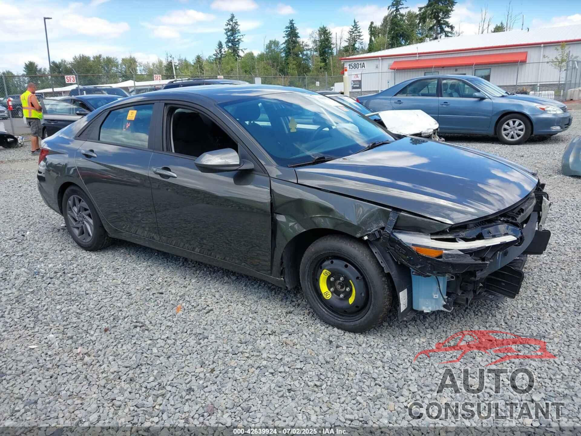 HYUNDAI ELANTRA 2024 - KMHLM4DG7RU637193