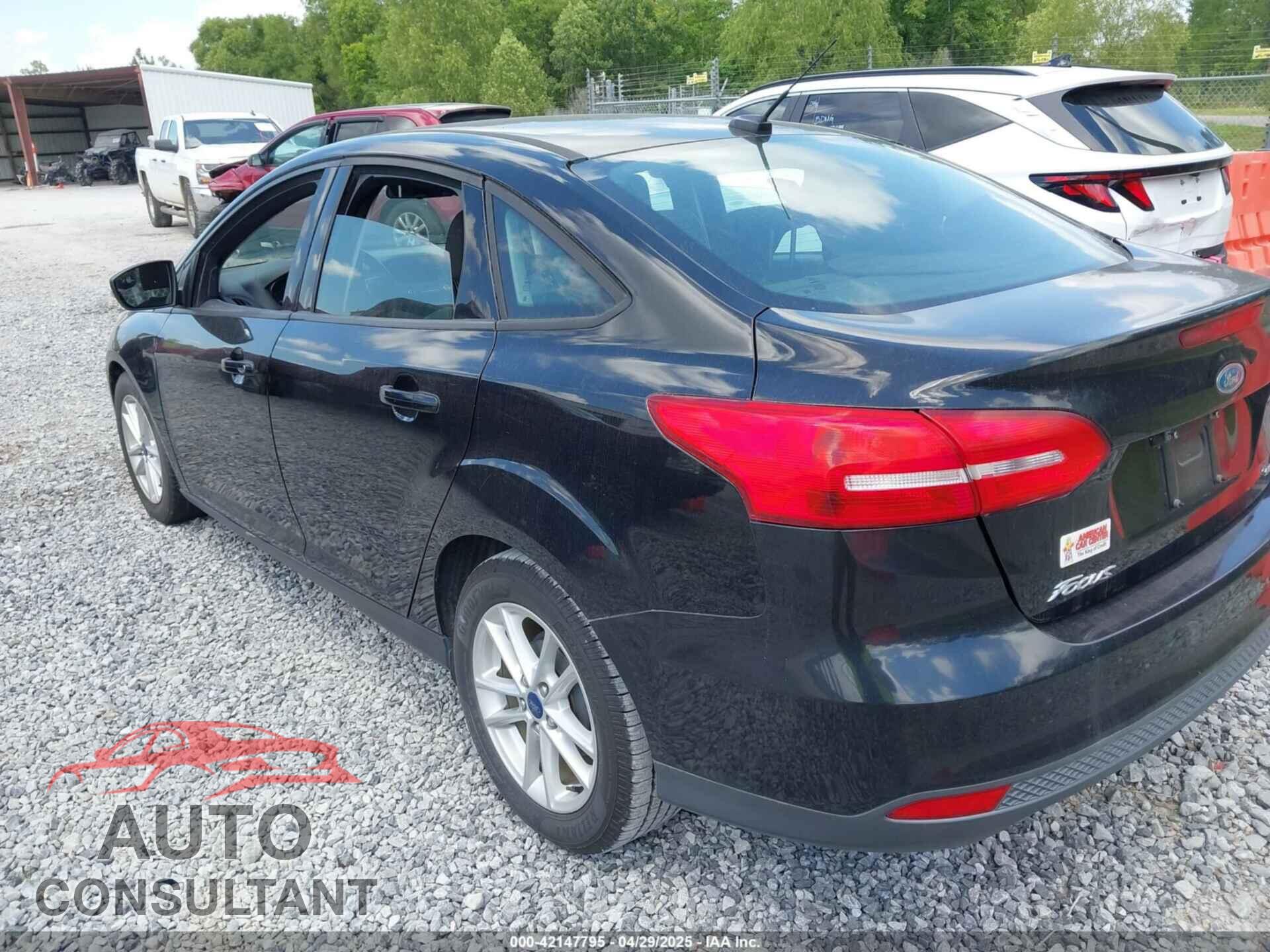 FORD FOCUS 2017 - 1FADP3F2XHL243371