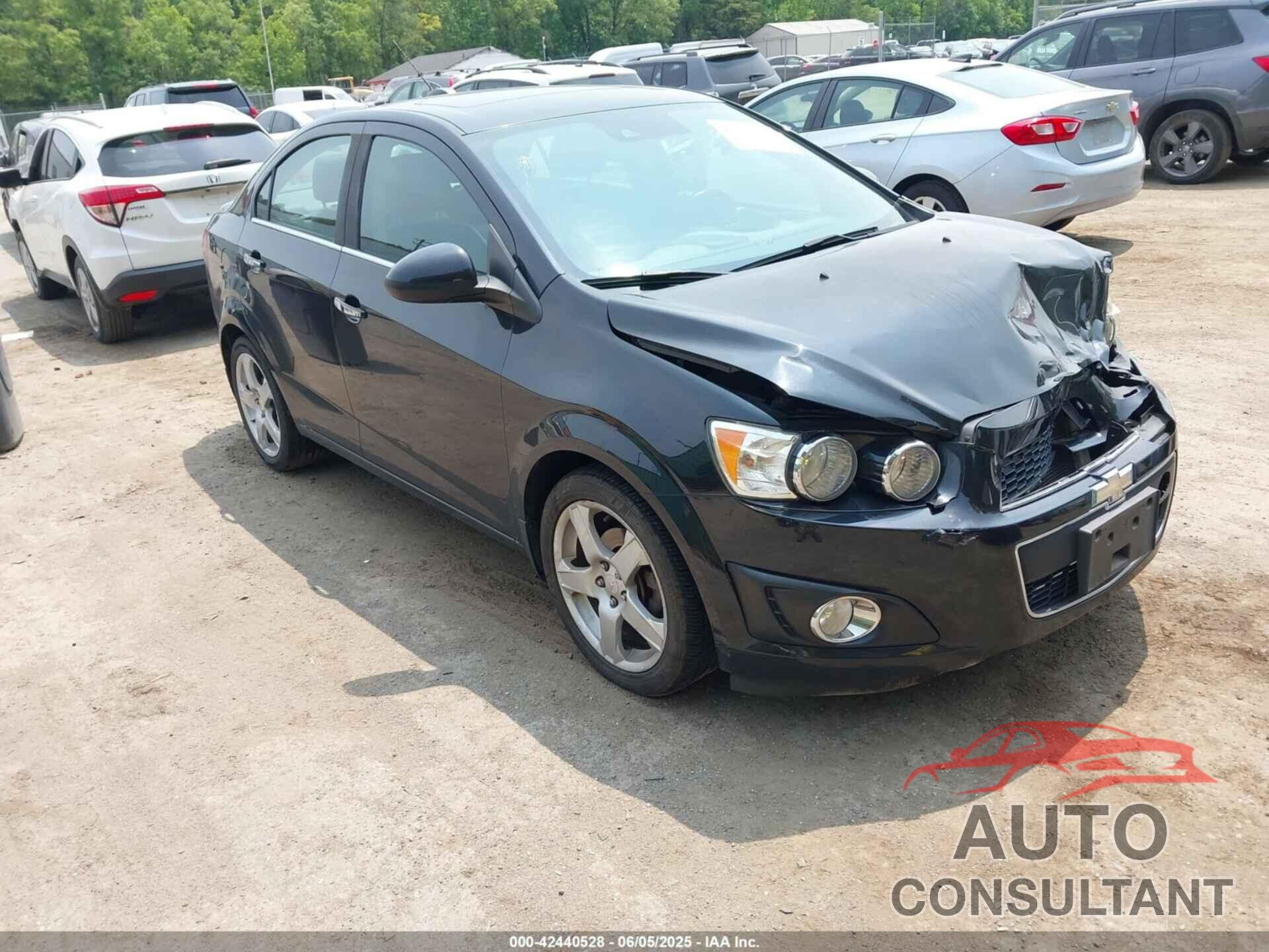 CHEVROLET SONIC 2015 - 1G1JE5SB9F4172023