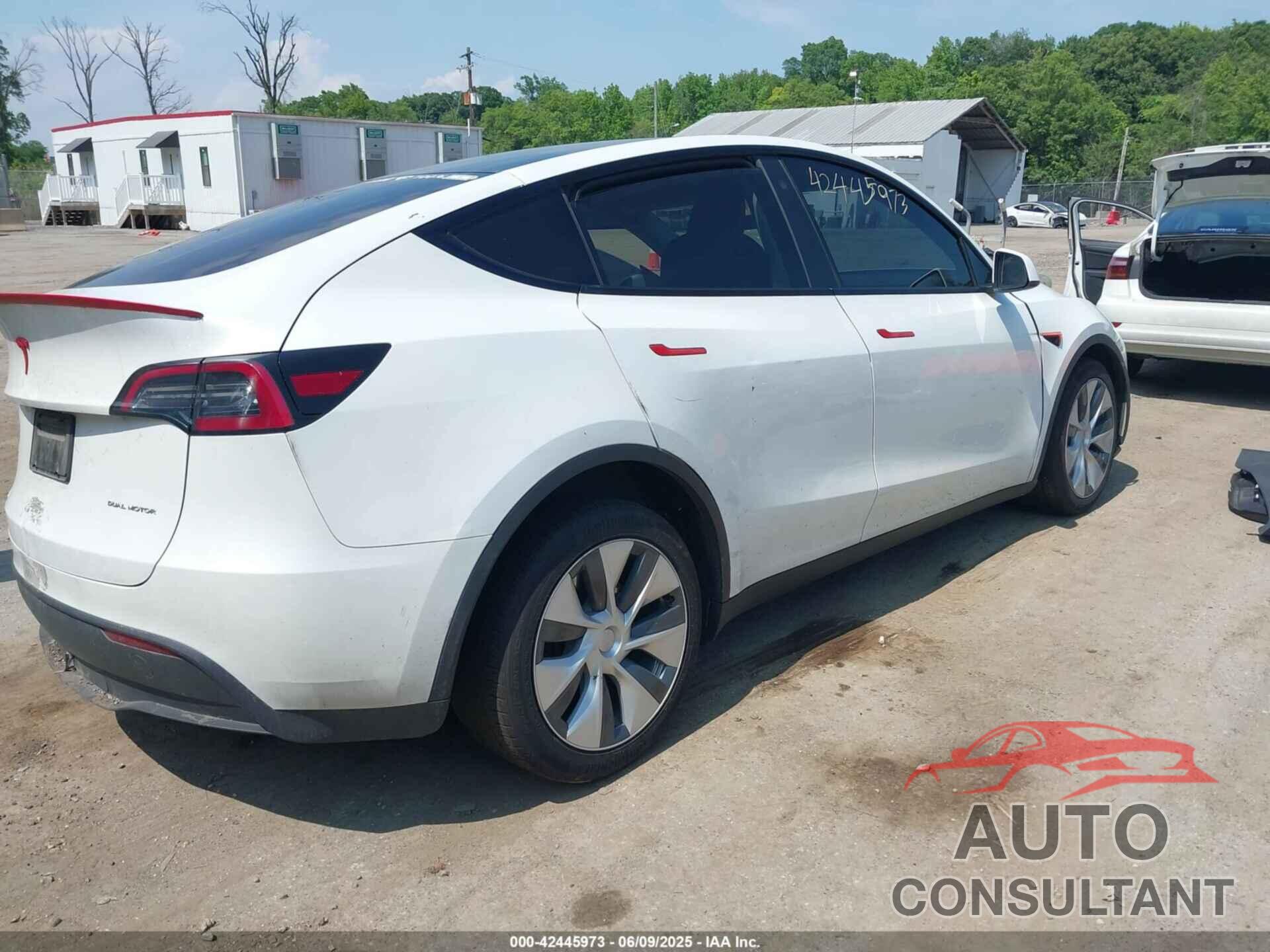 TESLA MODEL Y 2023 - 7SAYGDEE8PA121610