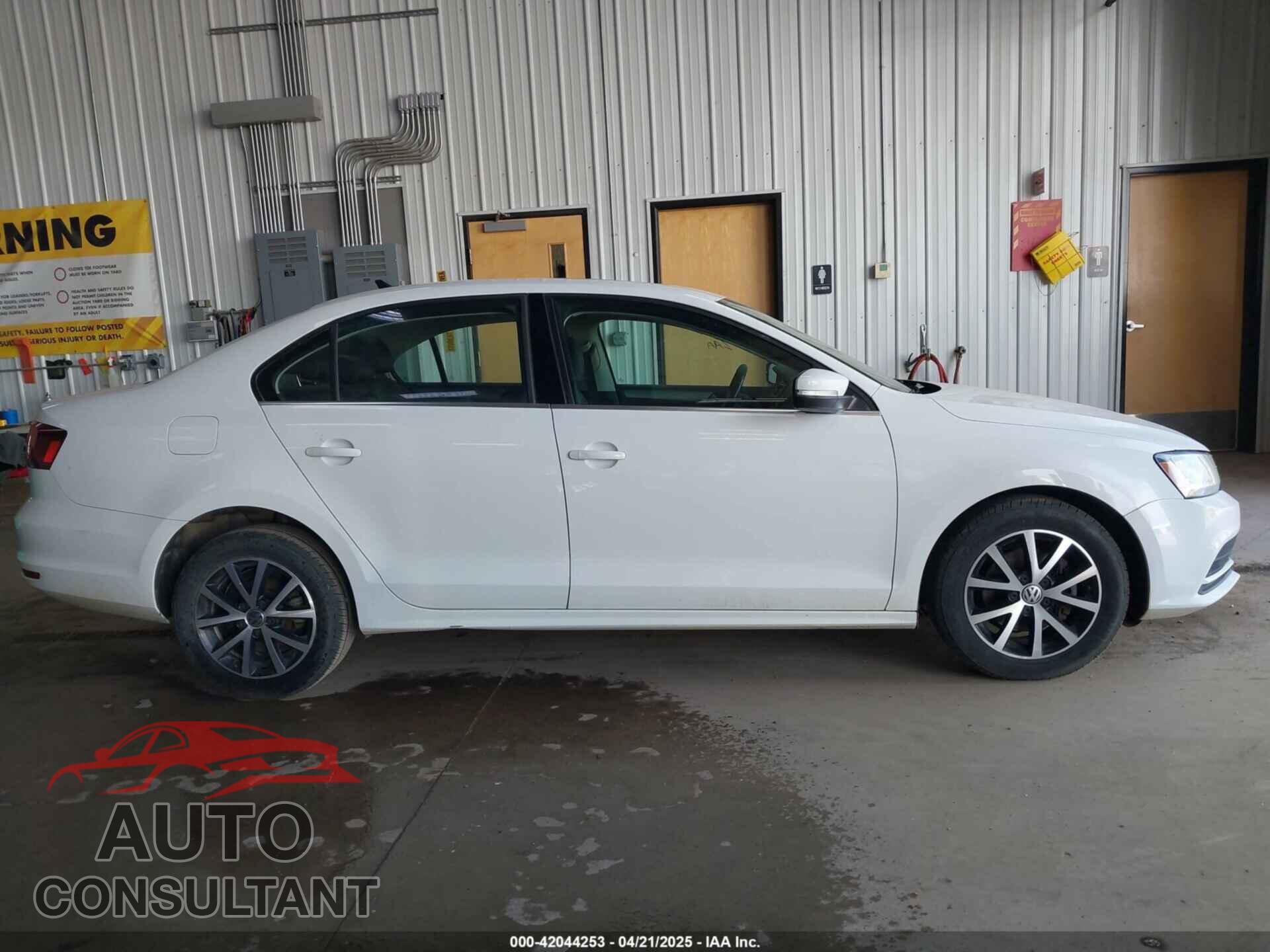 VOLKSWAGEN JETTA 2017 - 3VWDB7AJ1HM257525