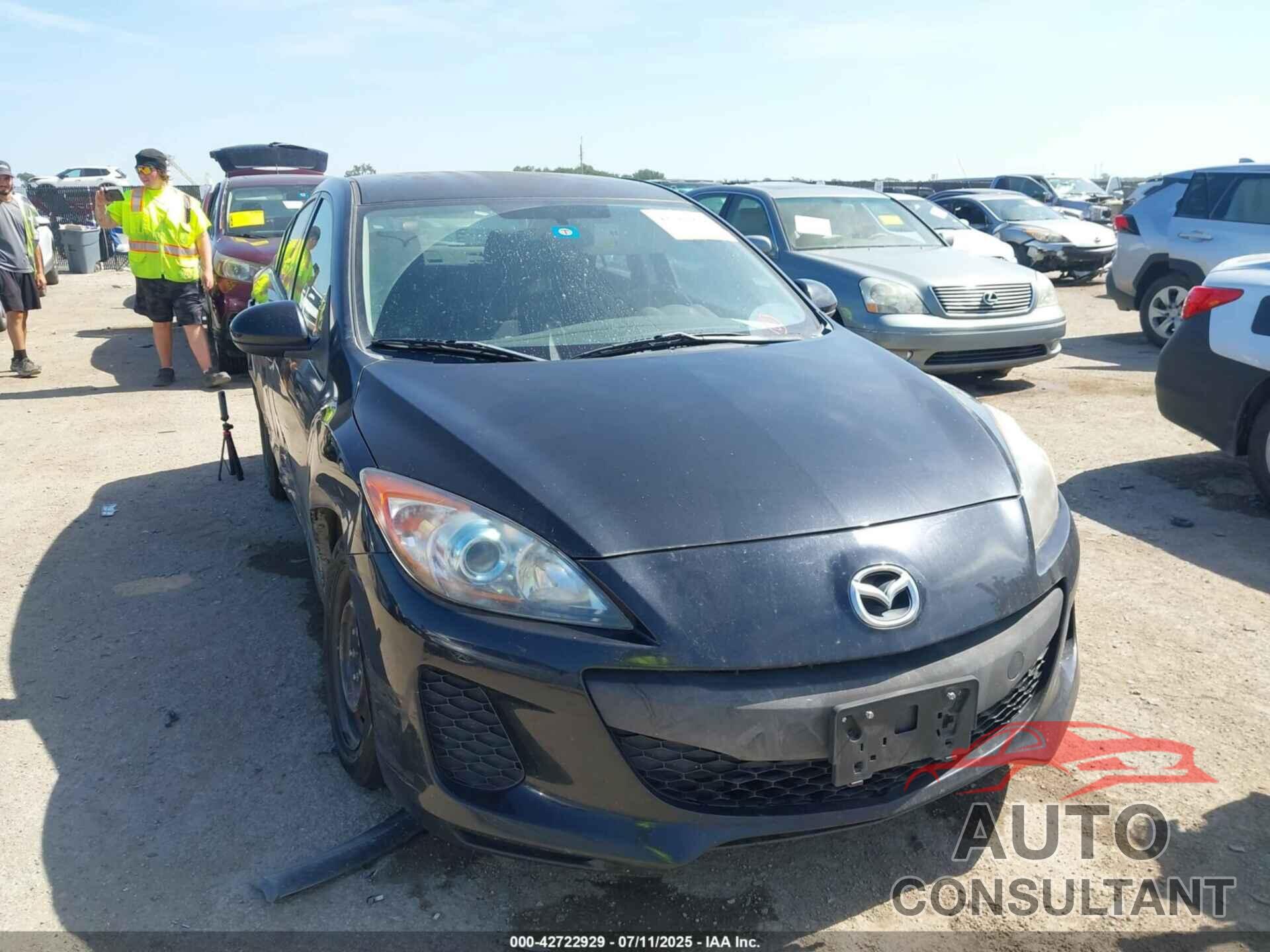 MAZDA MAZDA3 2013 - JM1BL1U77D1753411