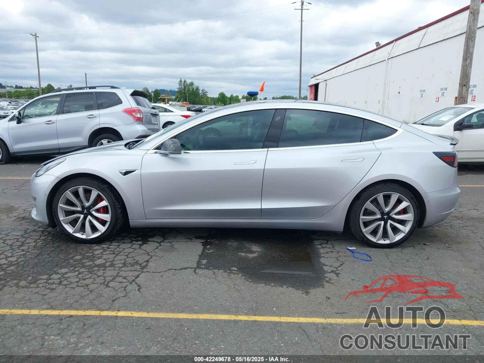 TESLA MODEL 3 2018 - 5YJ3E1EA6JF039278