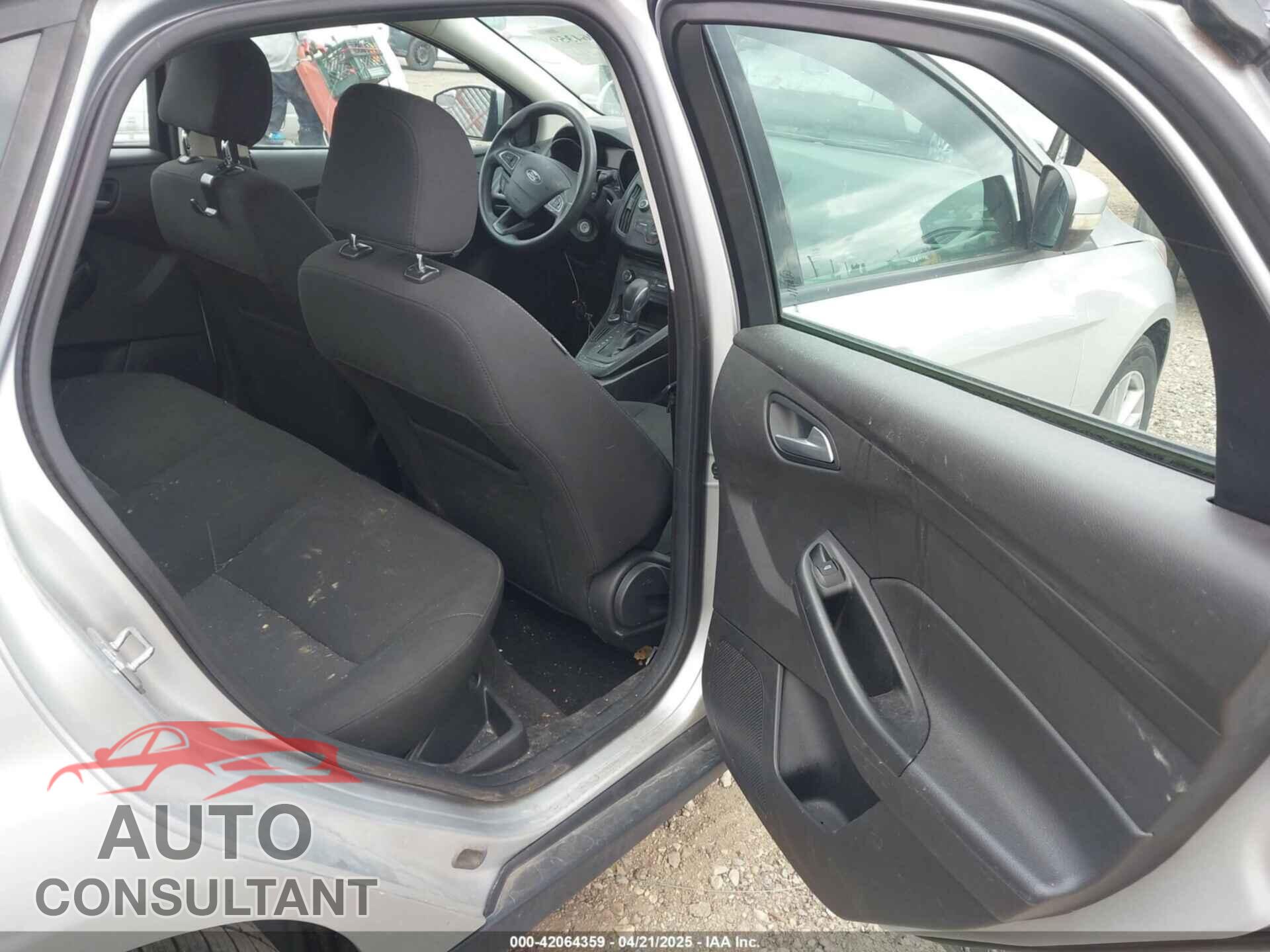 FORD FOCUS 2017 - 1FADP3F25HL328358