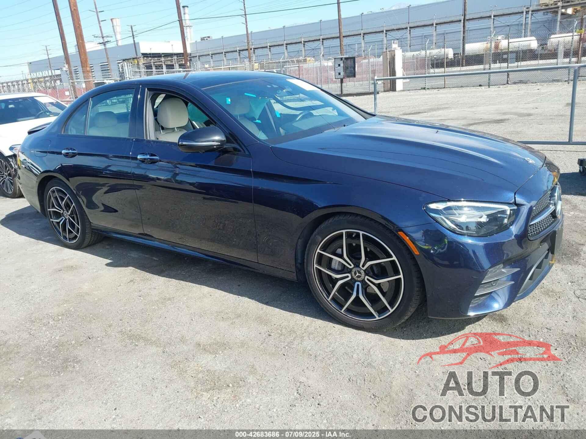 MERCEDES-BENZ E 350 2022 - W1KZF8DB5NB098654