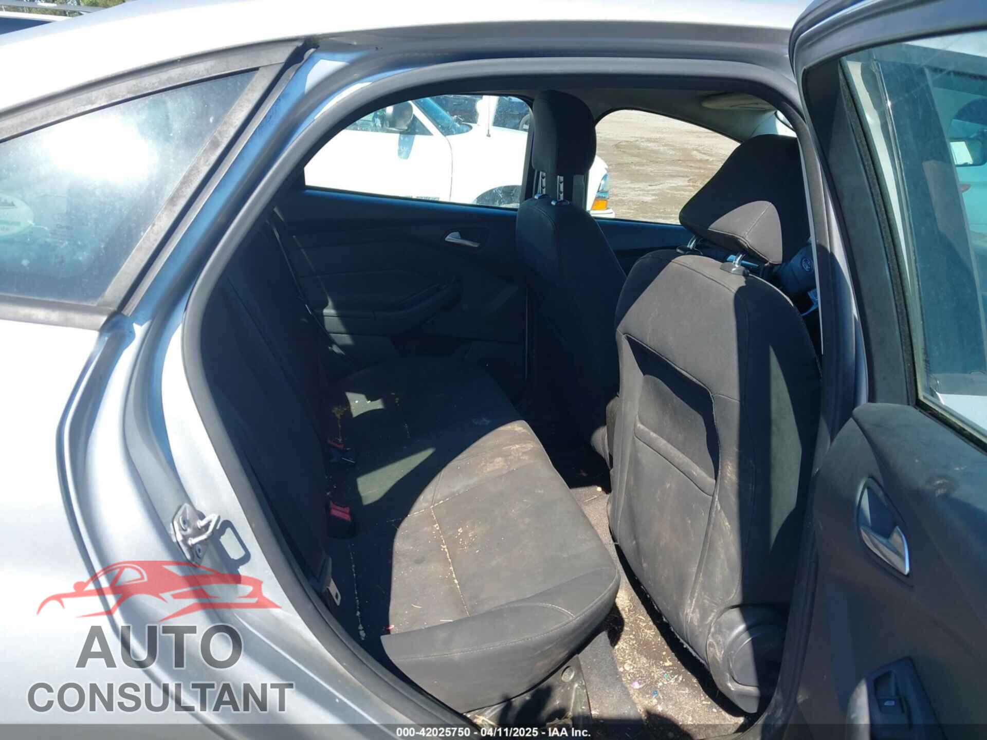 FORD FOCUS 2016 - 1FADP3F23GL320855