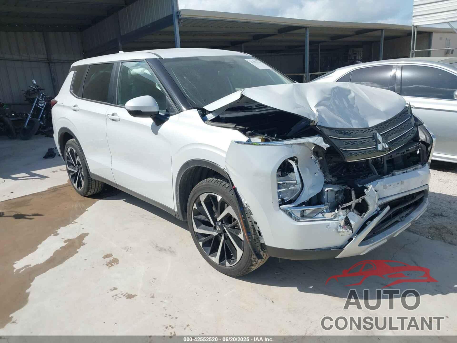 MITSUBISHI OUTLANDER 2023 - JA4J3UA81PZ034018