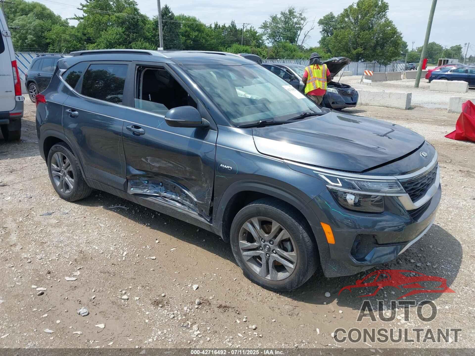 KIA SELTOS 2021 - KNDEUCAAXM7079533