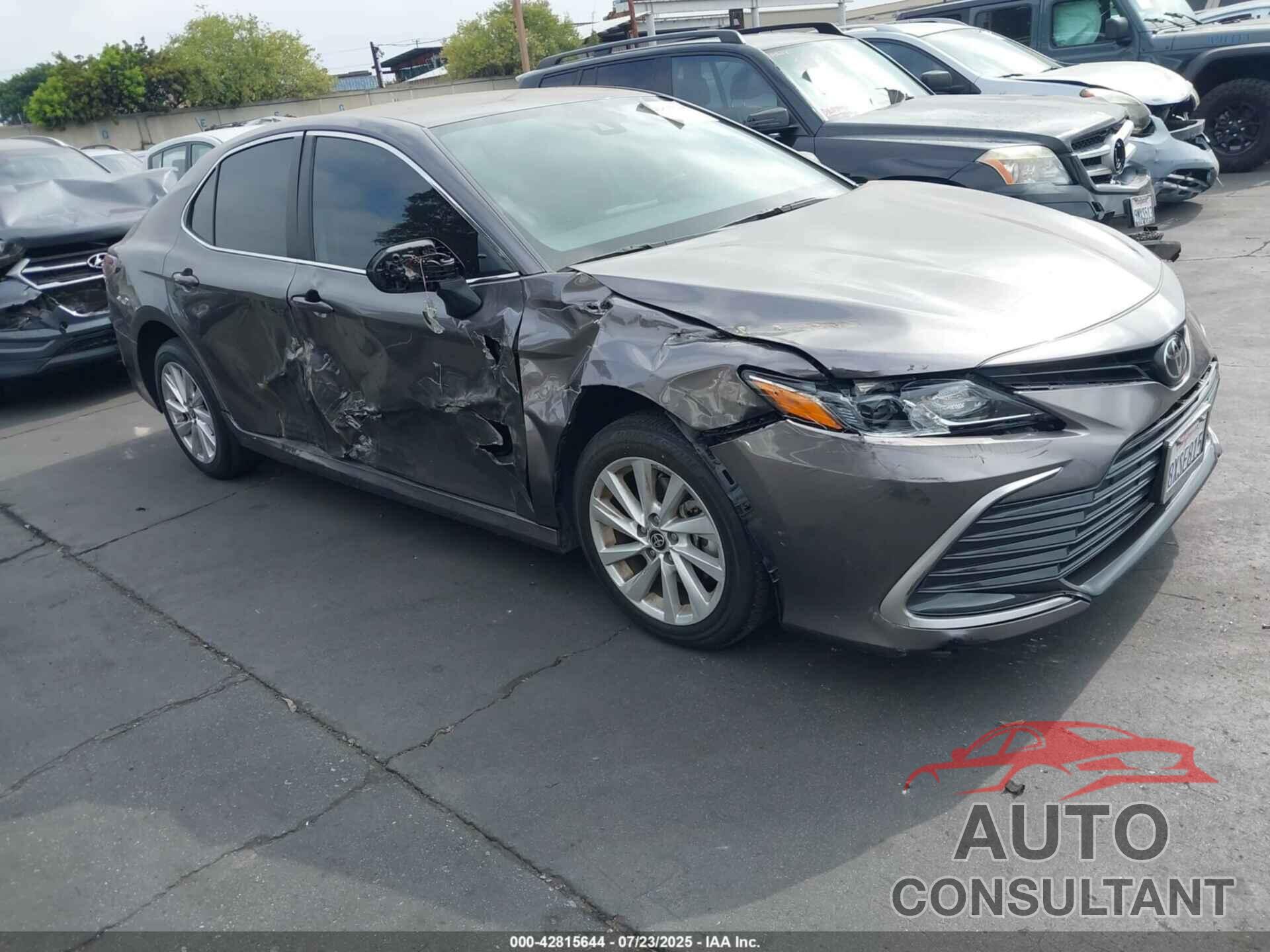 TOYOTA CAMRY 2021 - 4T1R11AK1MU496494