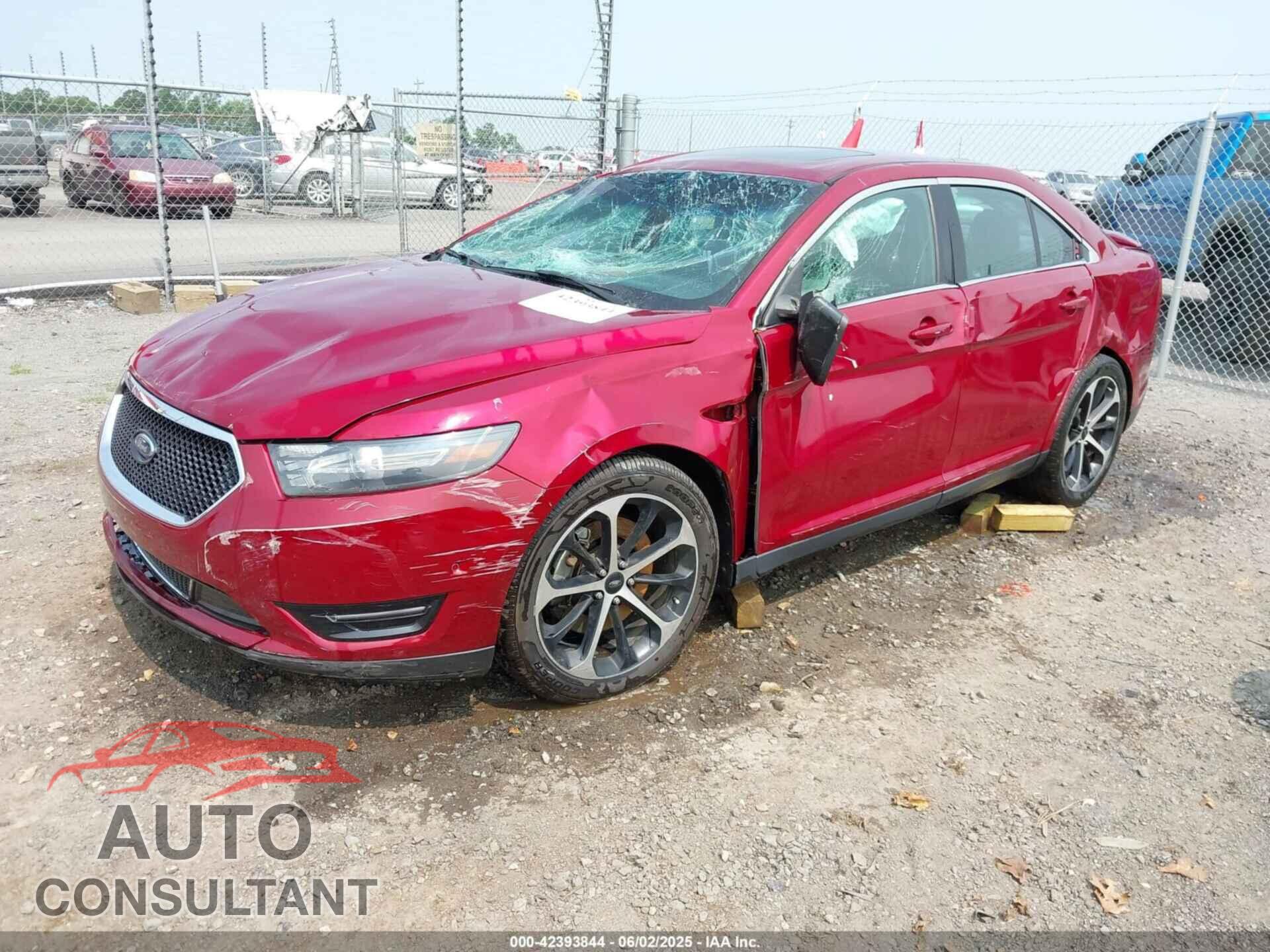 FORD TAURUS 2015 - 1FAHP2KT5FG108542