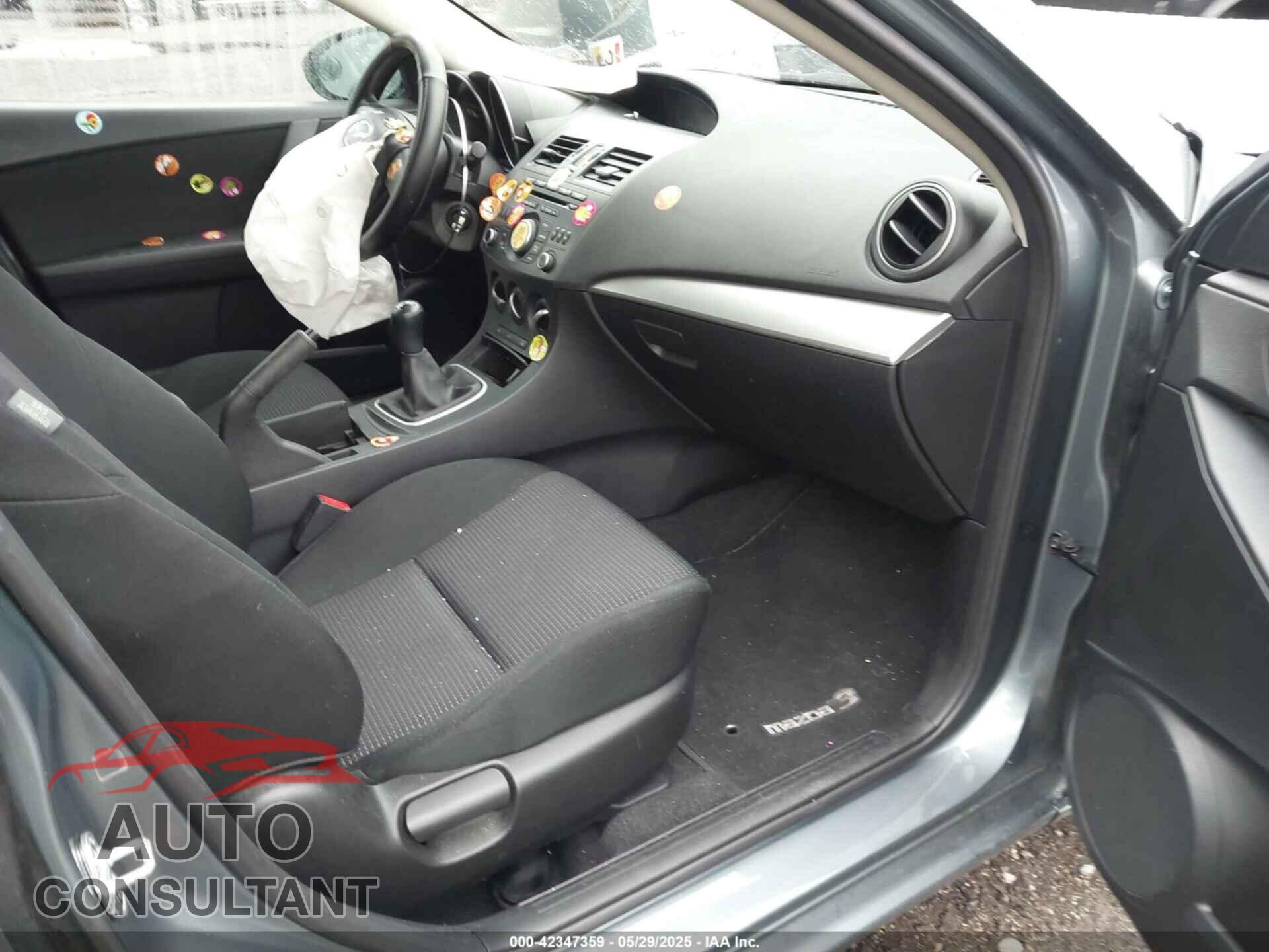 MAZDA MAZDA3 2012 - JM1BL1UF7C1636563