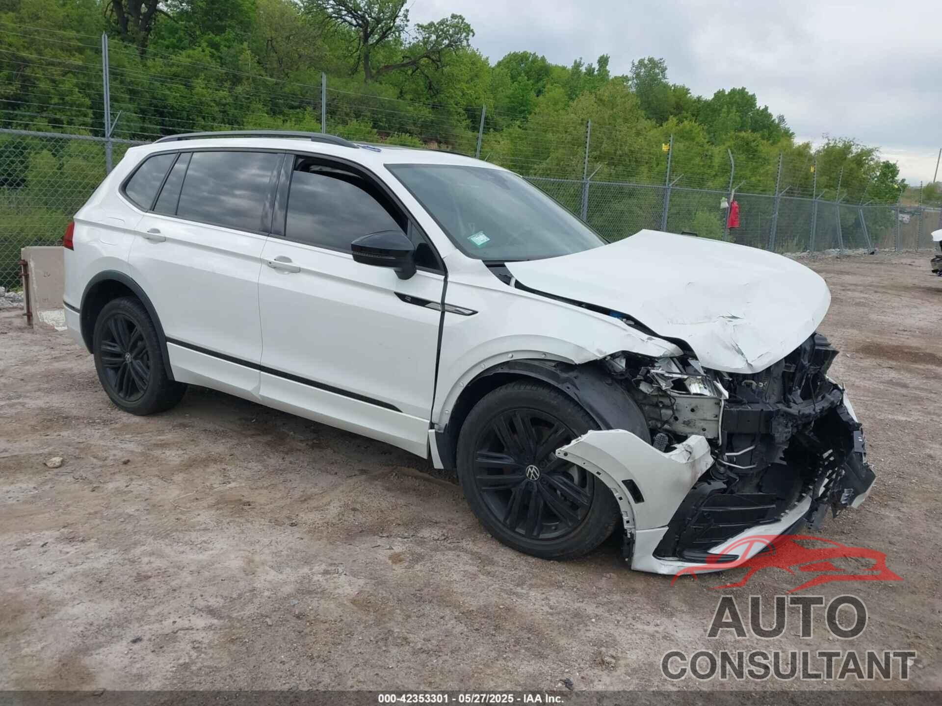 VOLKSWAGEN TIGUAN 2022 - 3VV8B7AX3NM093166