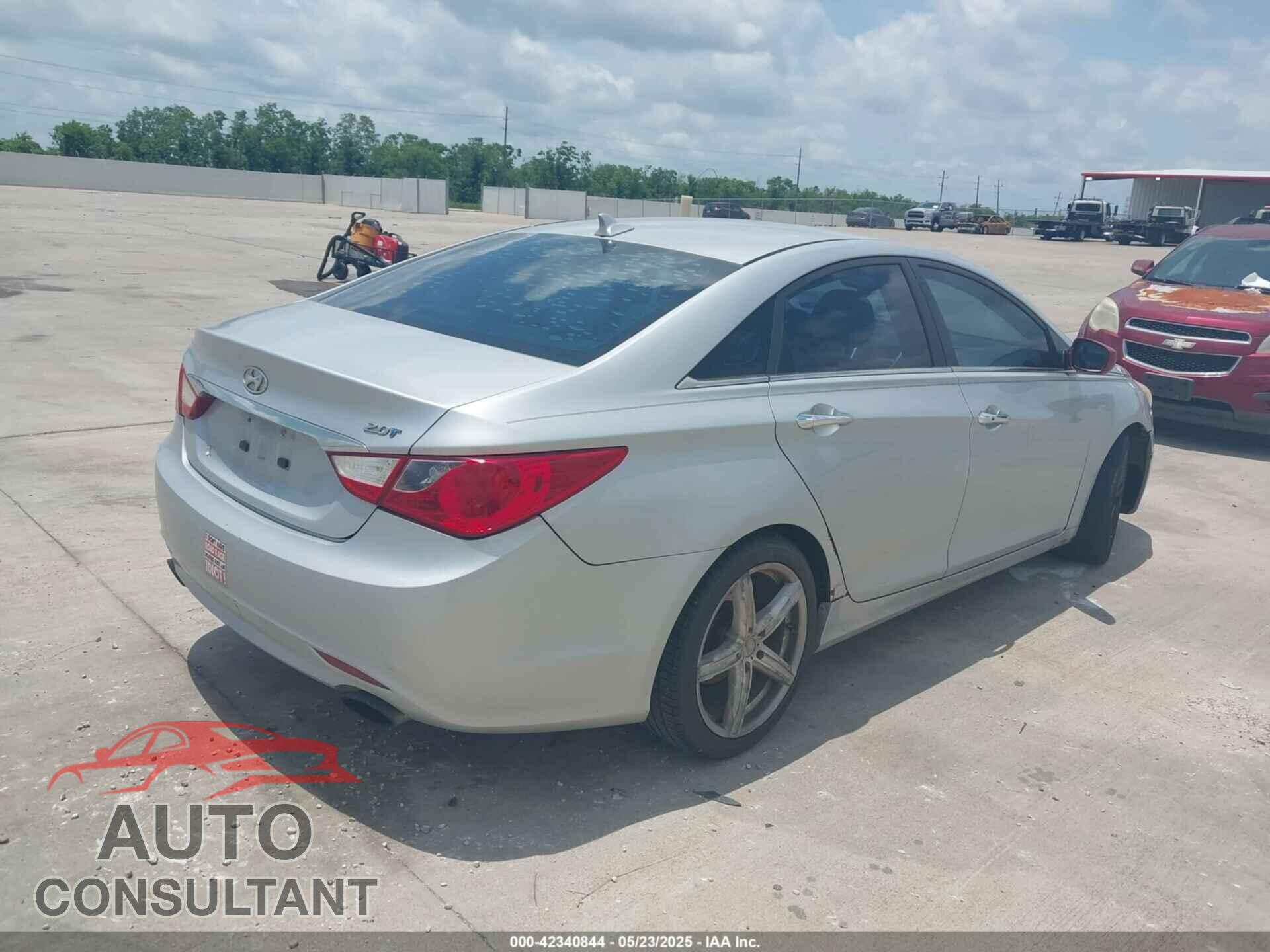 HYUNDAI SONATA 2011 - 5NPEC4AB3BH261231