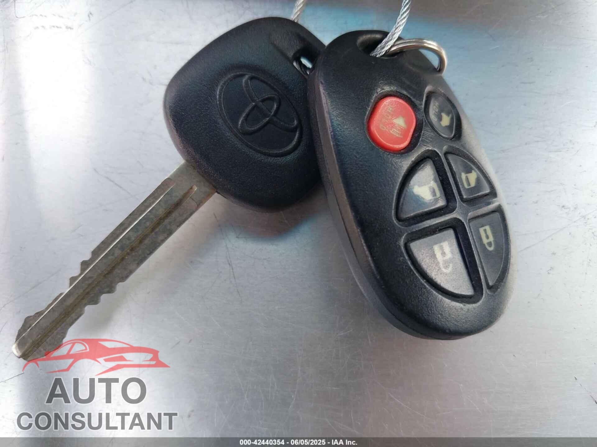 TOYOTA SIENNA 2011 - 5TDYK3DC9BS039639