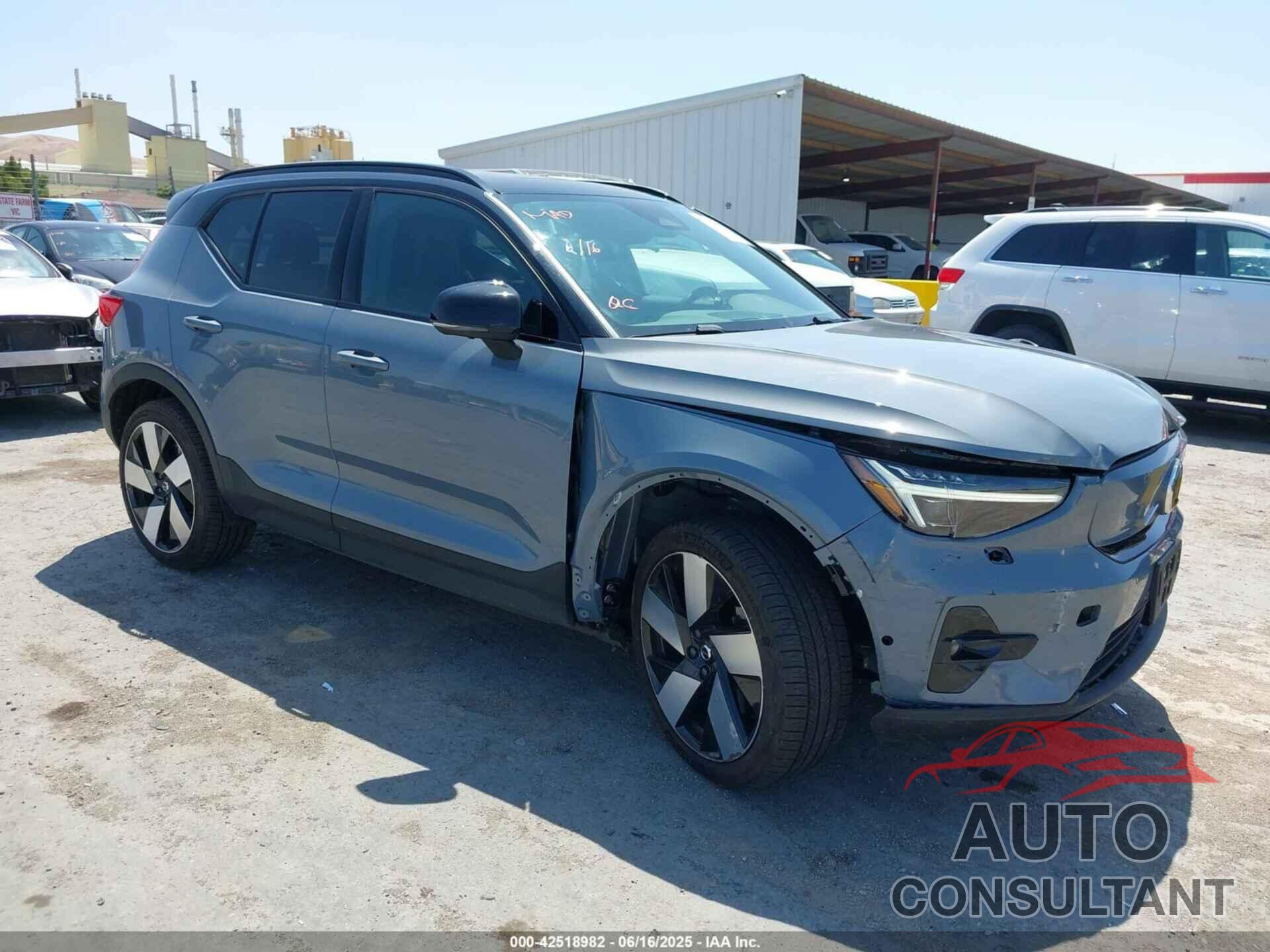 VOLVO XC40 RECHARGE PURE ELECTRIC 2023 - YV4ED3UM9P2004004