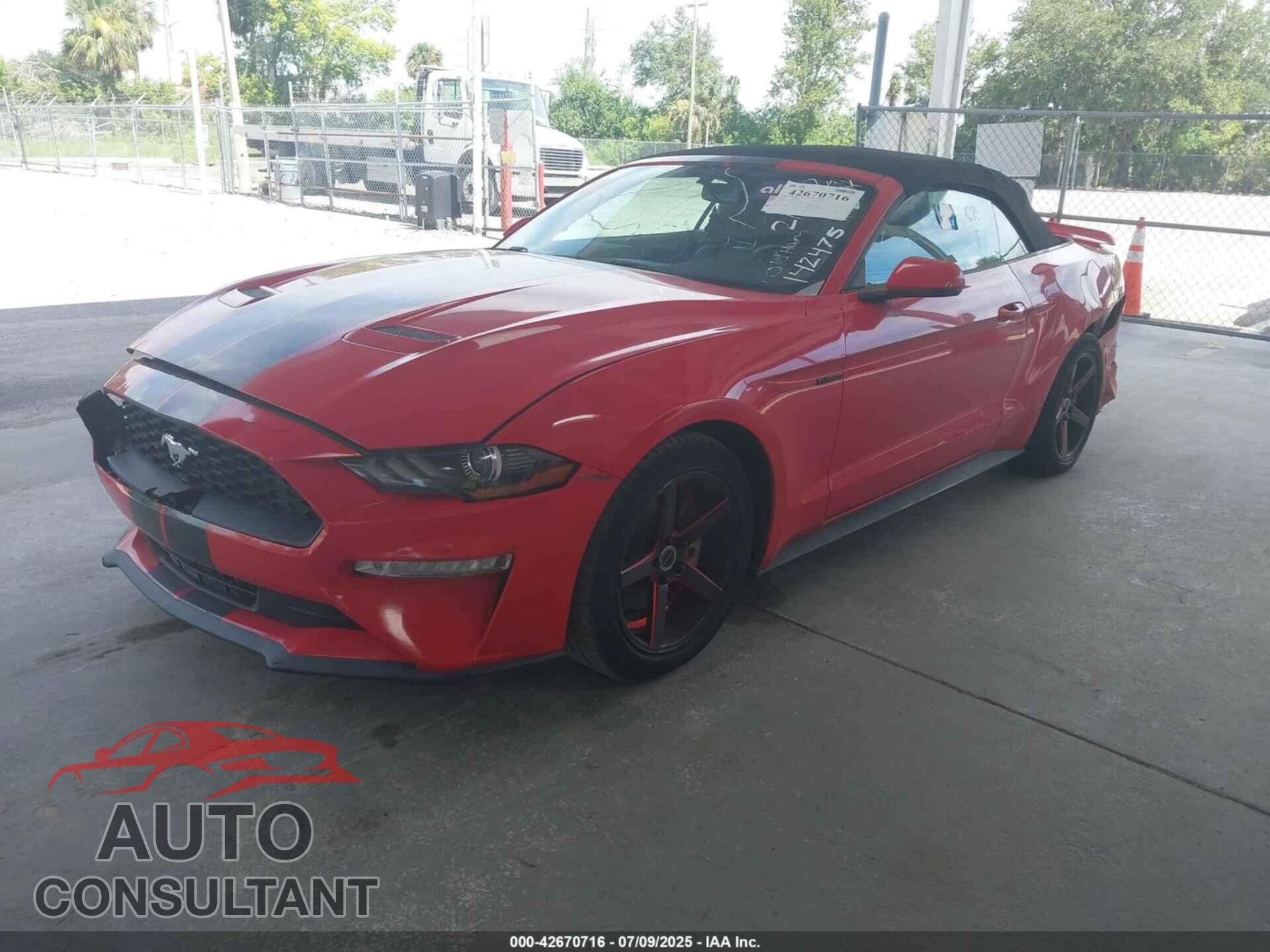 FORD MUSTANG 2018 - 1FATP8UH7J5142475