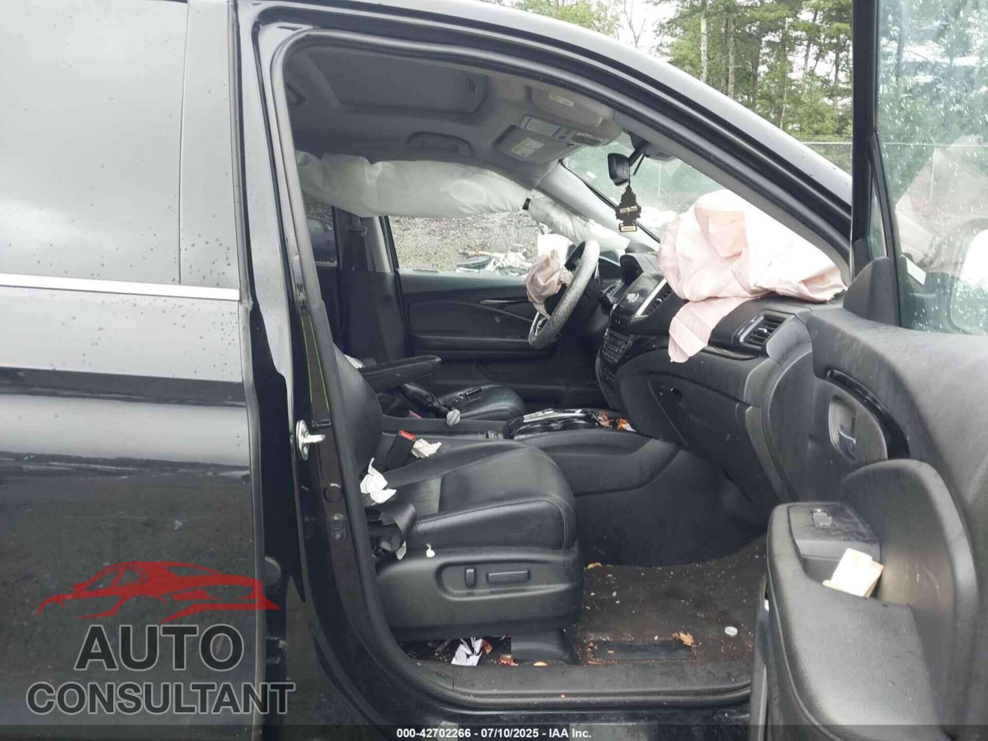 HONDA PILOT 2017 - 5FNYF6H9XHB090777