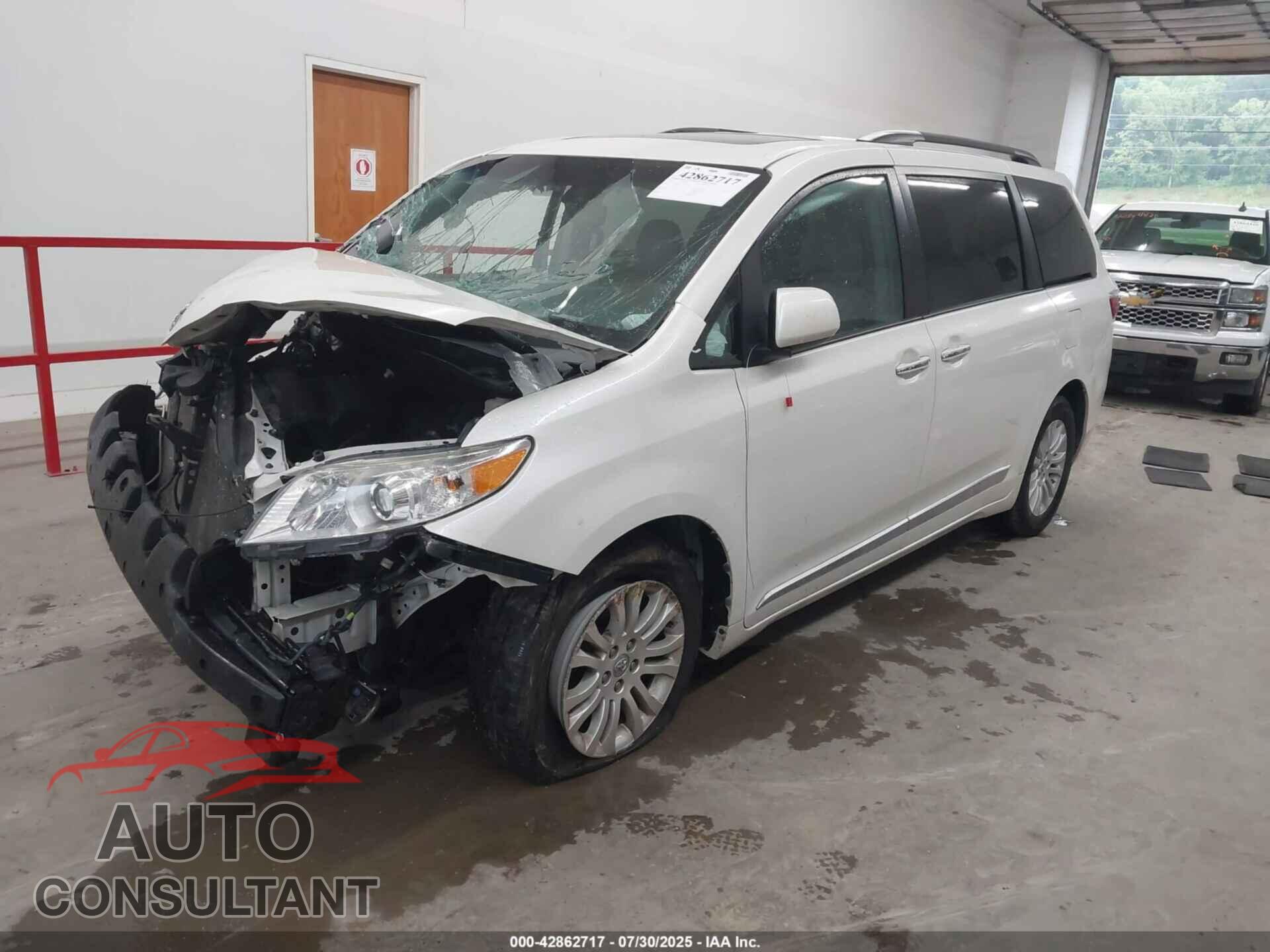 TOYOTA SIENNA 2017 - 5TDYZ3DC2HS880075