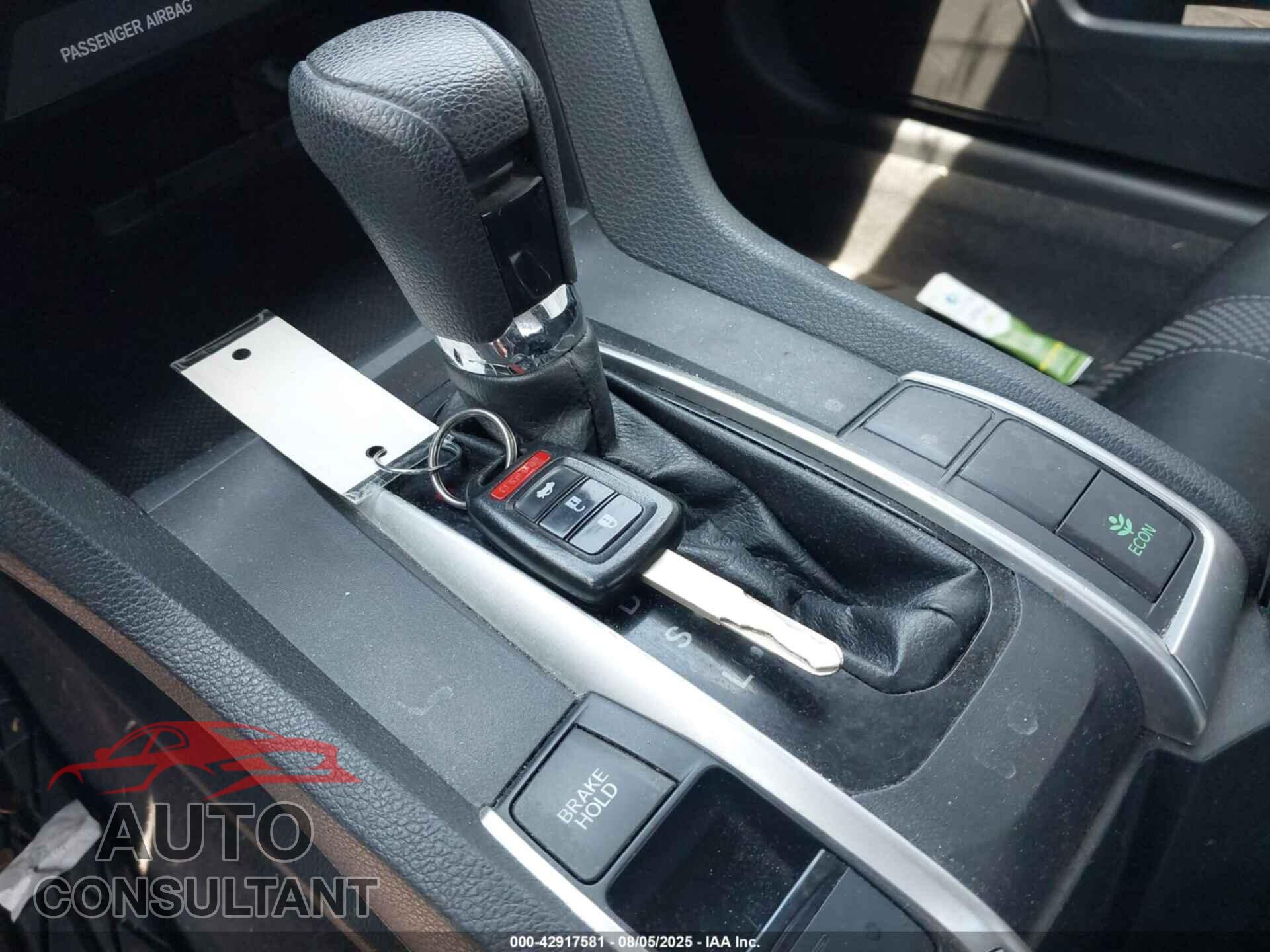 HONDA CIVIC 2019 - 2HGFC2F67KH512475