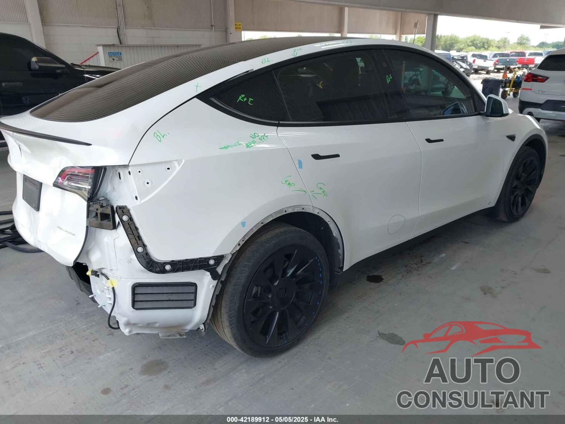 TESLA MODEL Y 2022 - 7SAYGDEE7NF460942
