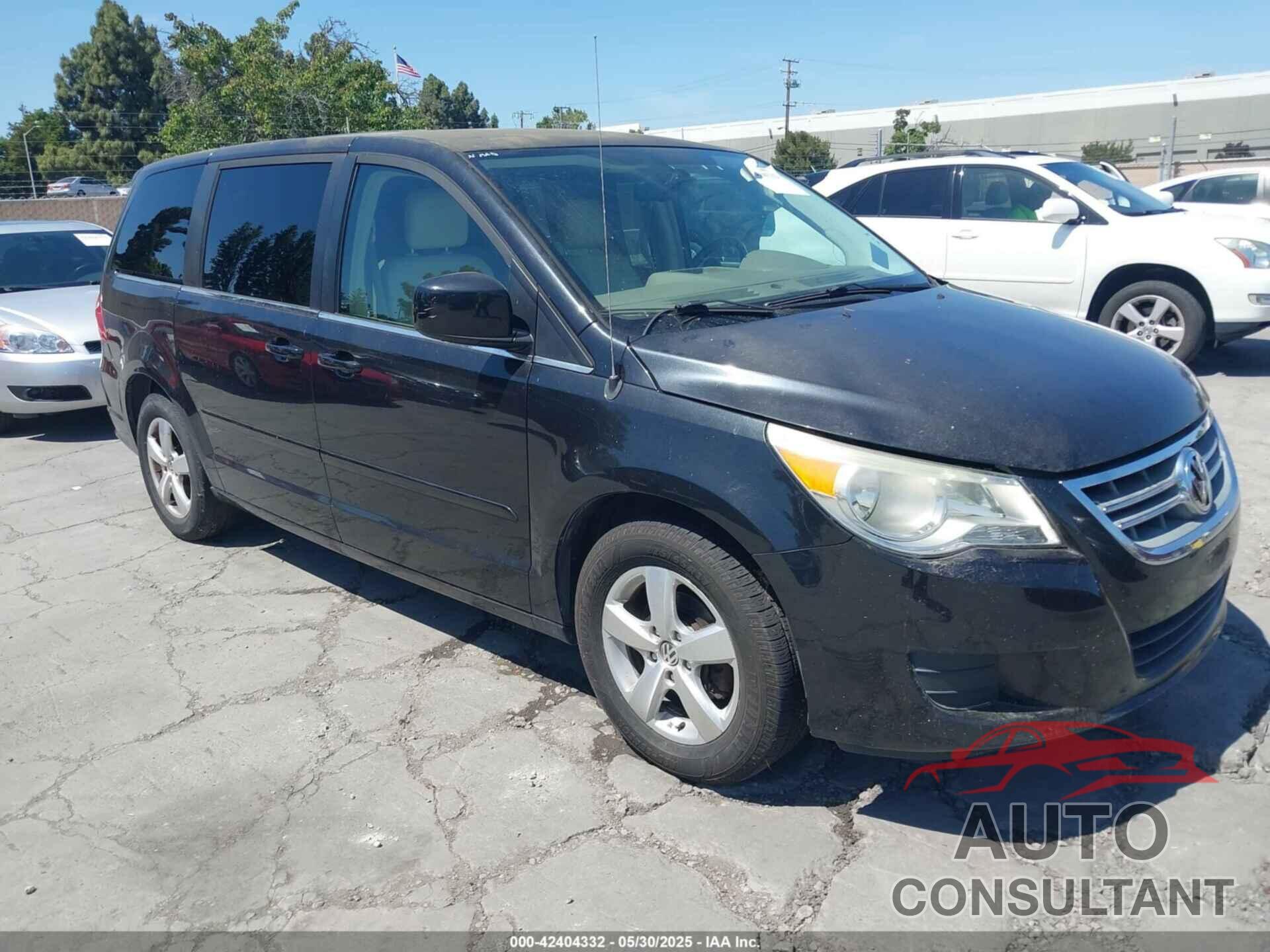 VOLKSWAGEN ROUTAN 2010 - 2V4RW3D11AR295018