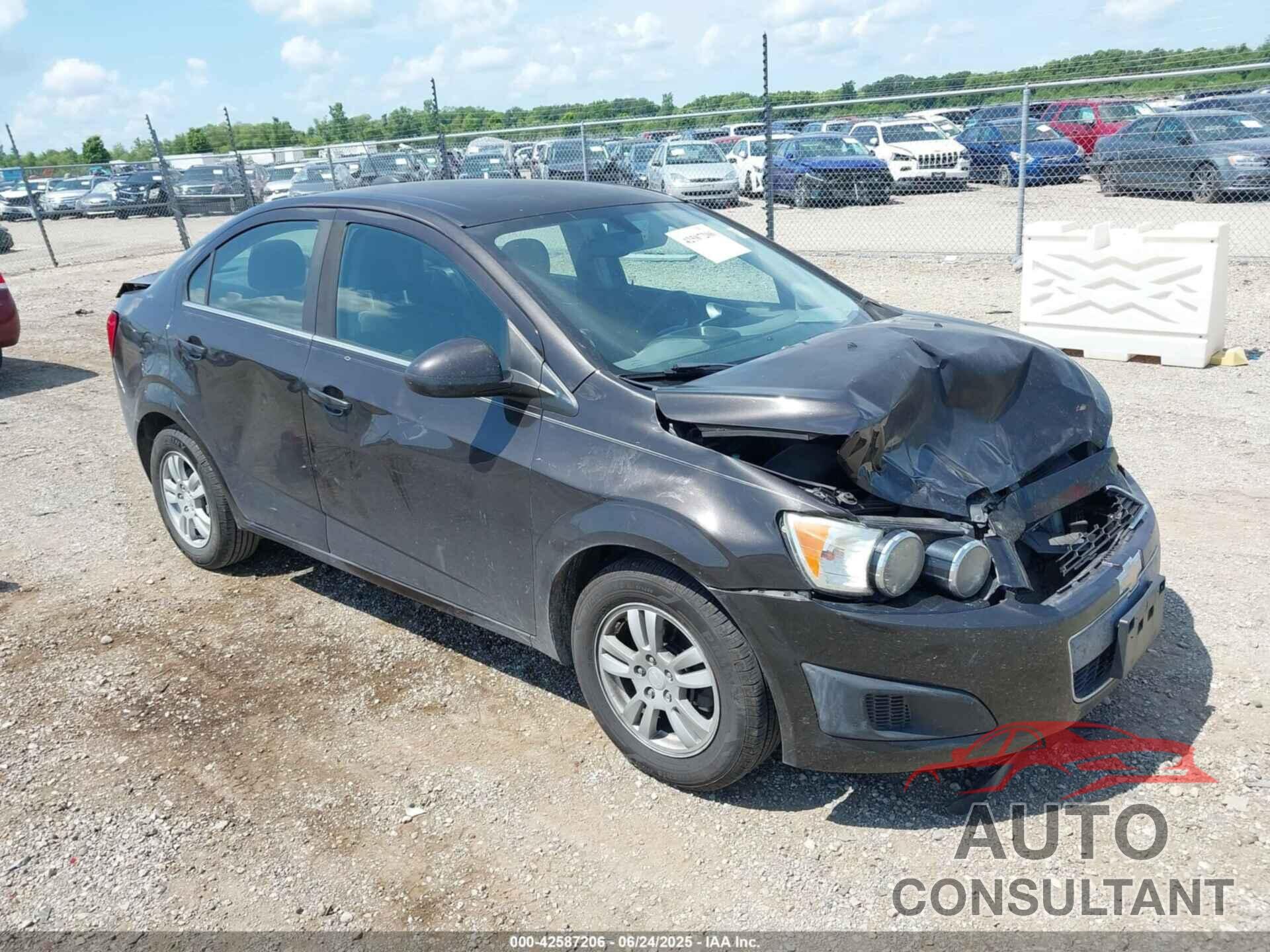 CHEVROLET SONIC 2015 - 1G1JC5SH5F4190108