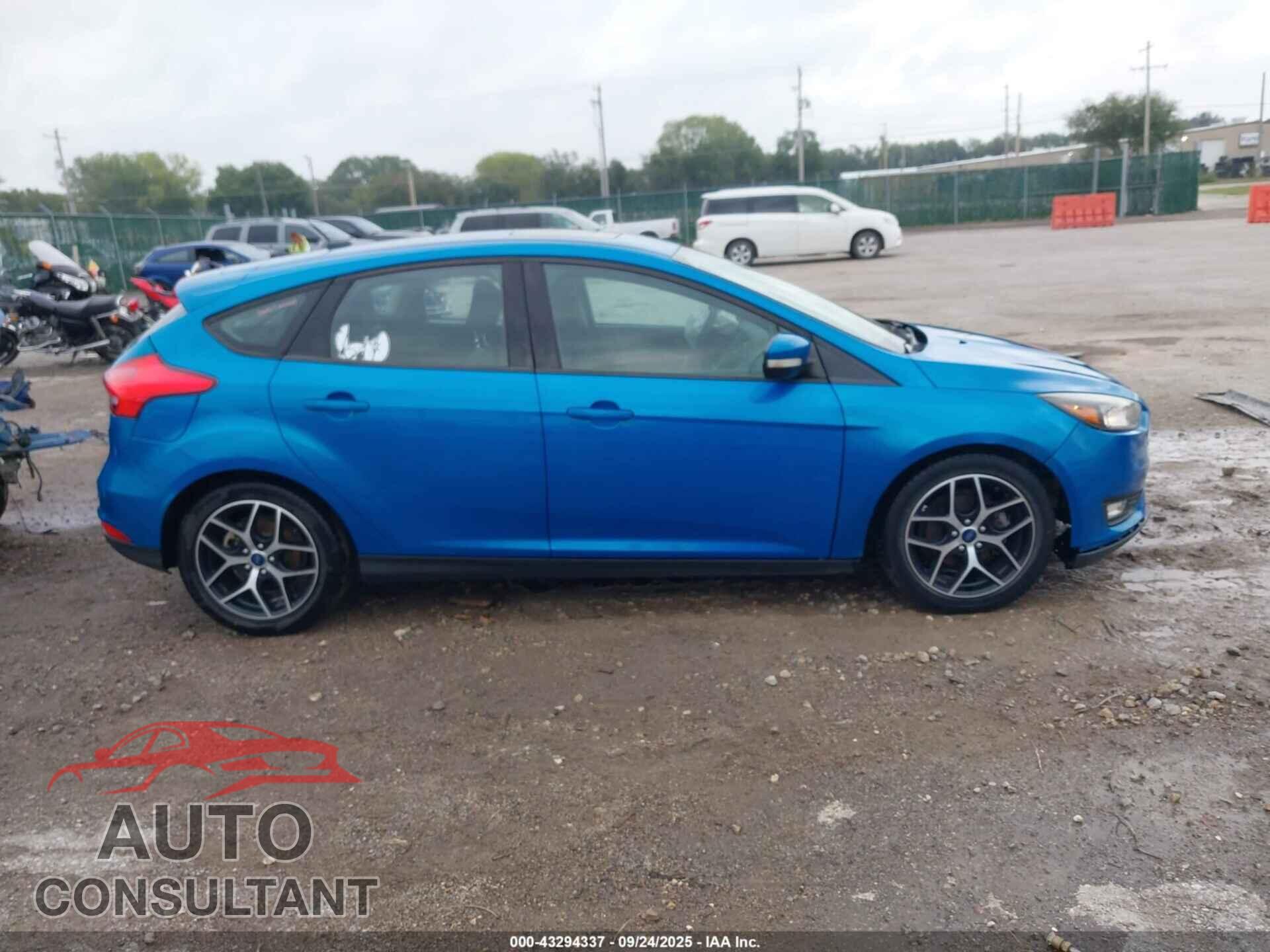 FORD FOCUS 2017 - 1FADP3M28HL230962