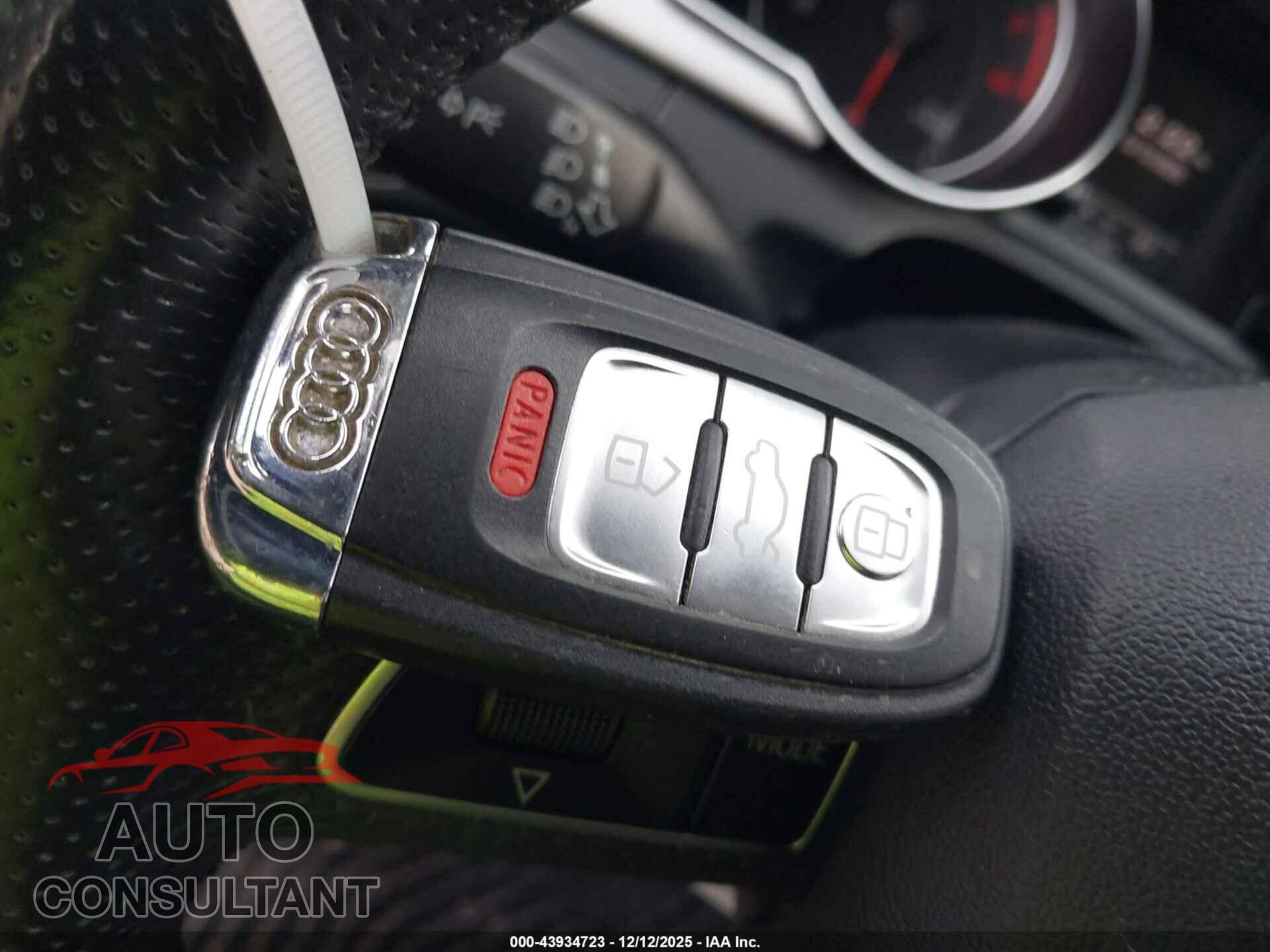 AUDI A5 2012 - WAULFAFR9CA001828