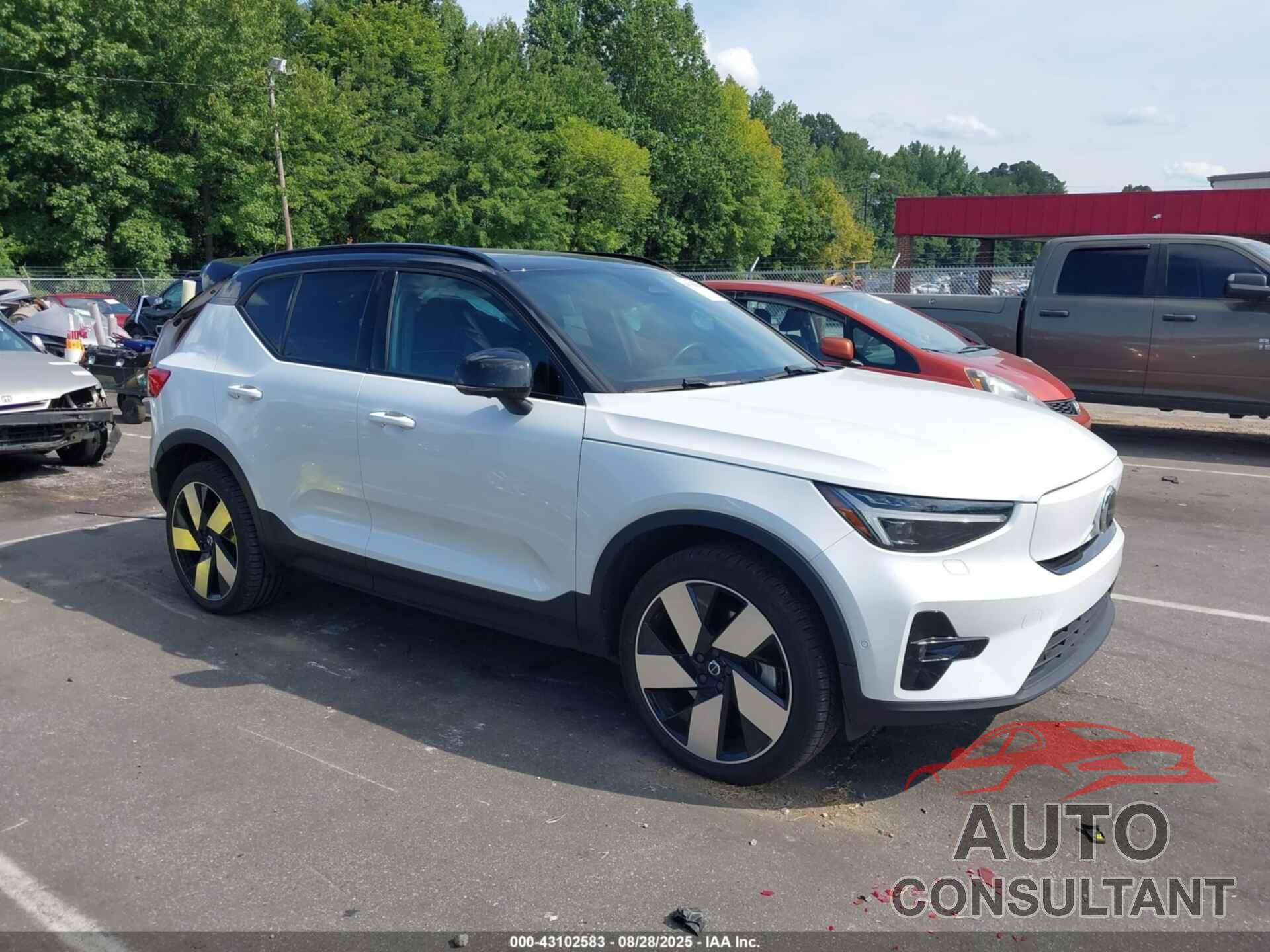 VOLVO XC40 RECHARGE PURE ELECTRIC 2023 - YV4ED3UM2P2962563