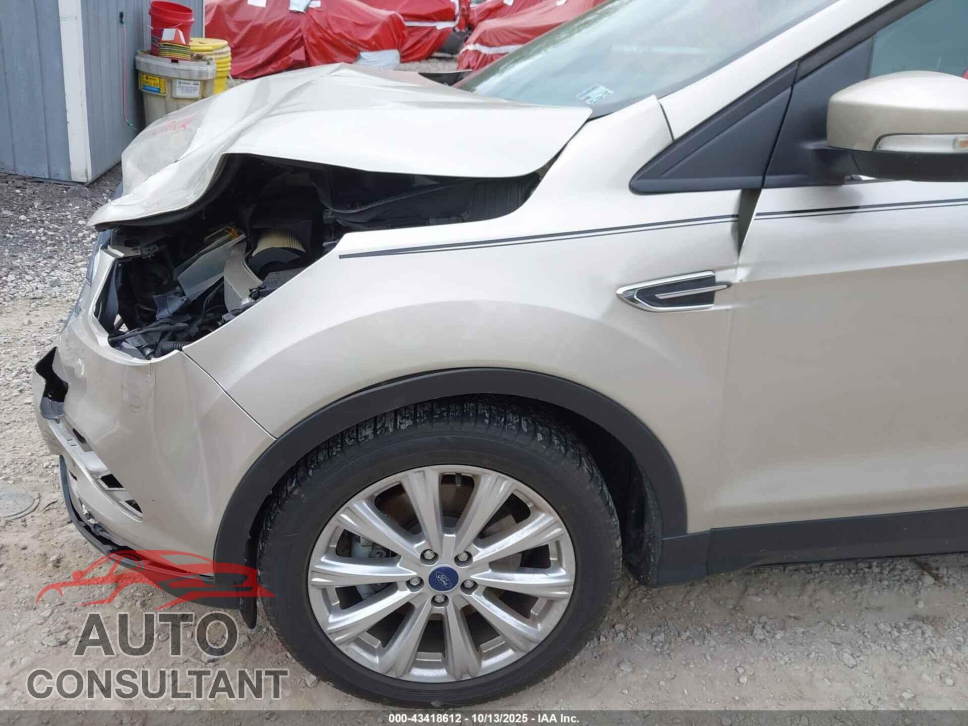 FORD ESCAPE 2017 - 1FMCU9JD0HUC89677