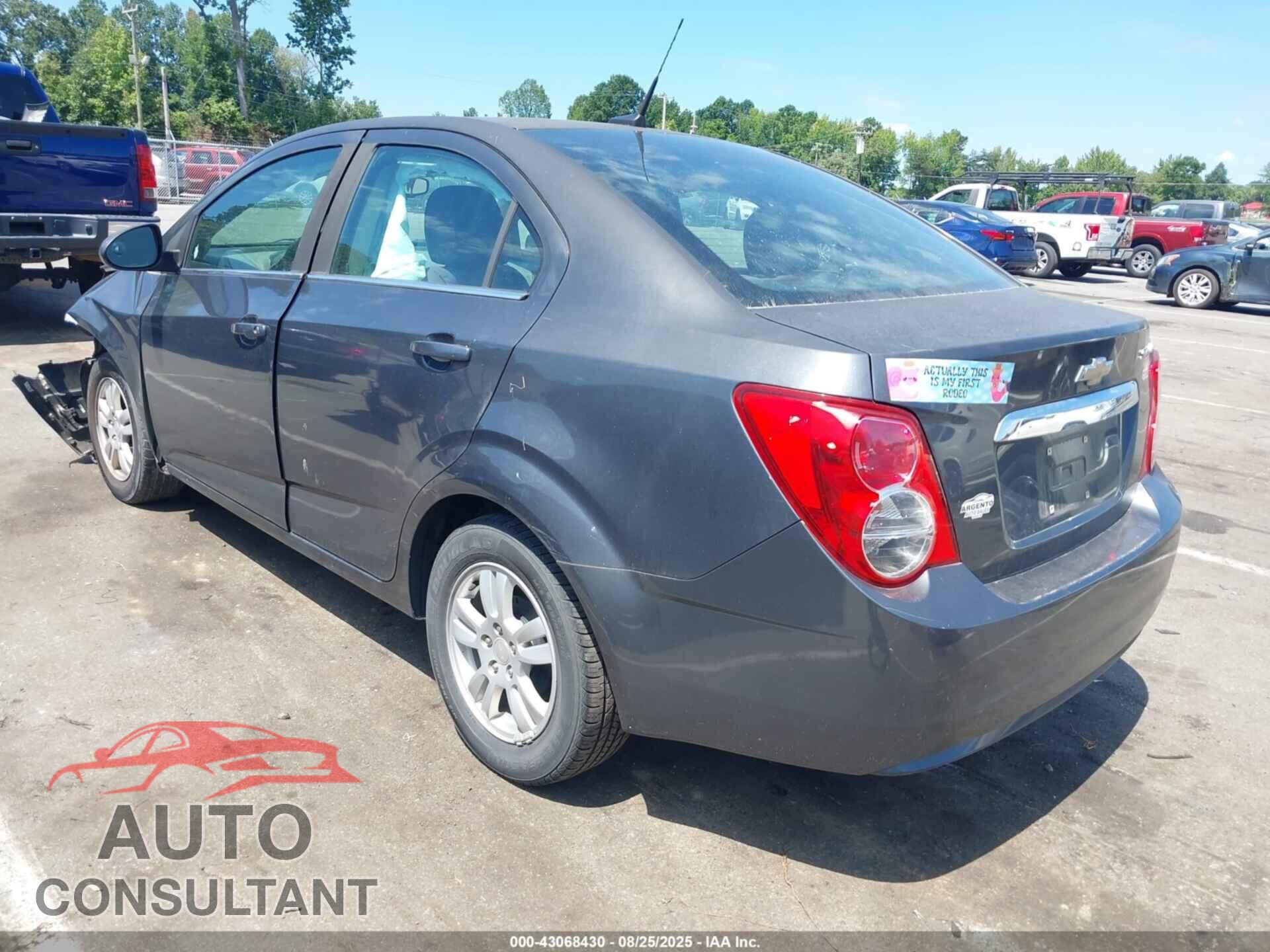 CHEVROLET SONIC 2013 - 1G1JC5SH3D4209350