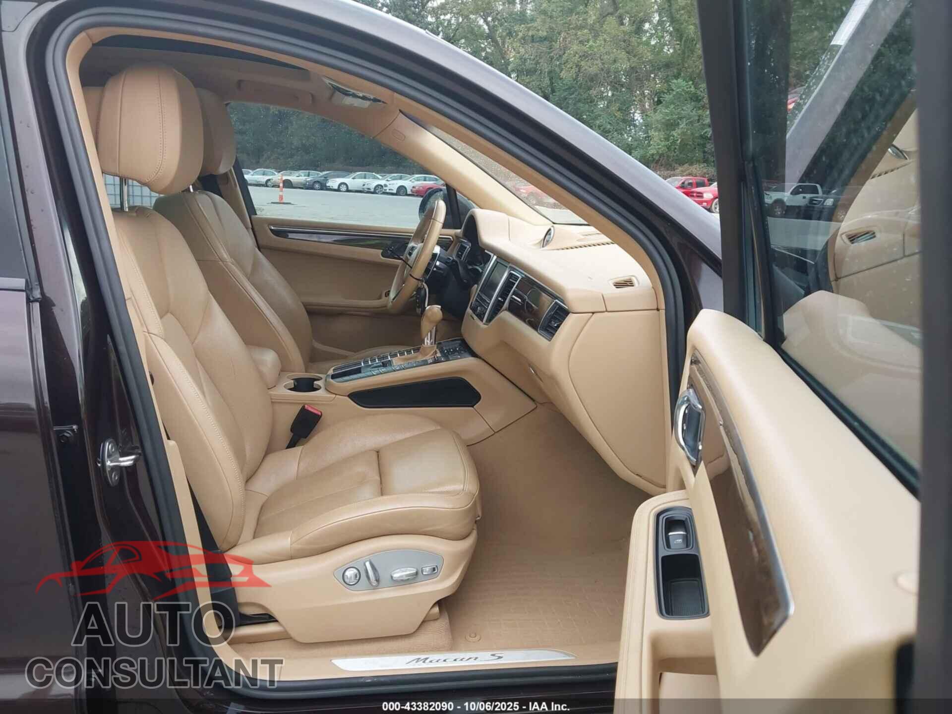 PORSCHE MACAN 2015 - WP1AB2A57FLB61696