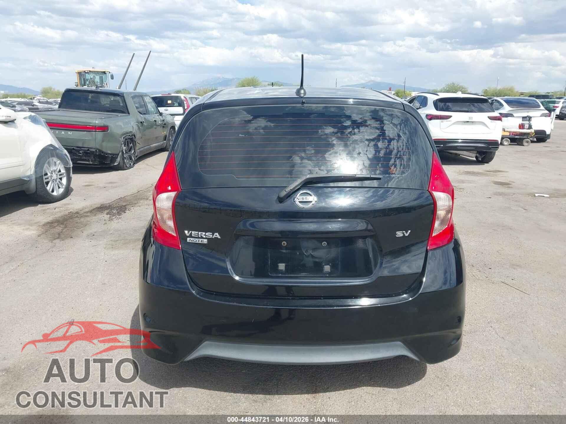 NISSAN VERSA NOTE 2018 - 3N1CE2CP8JL363589