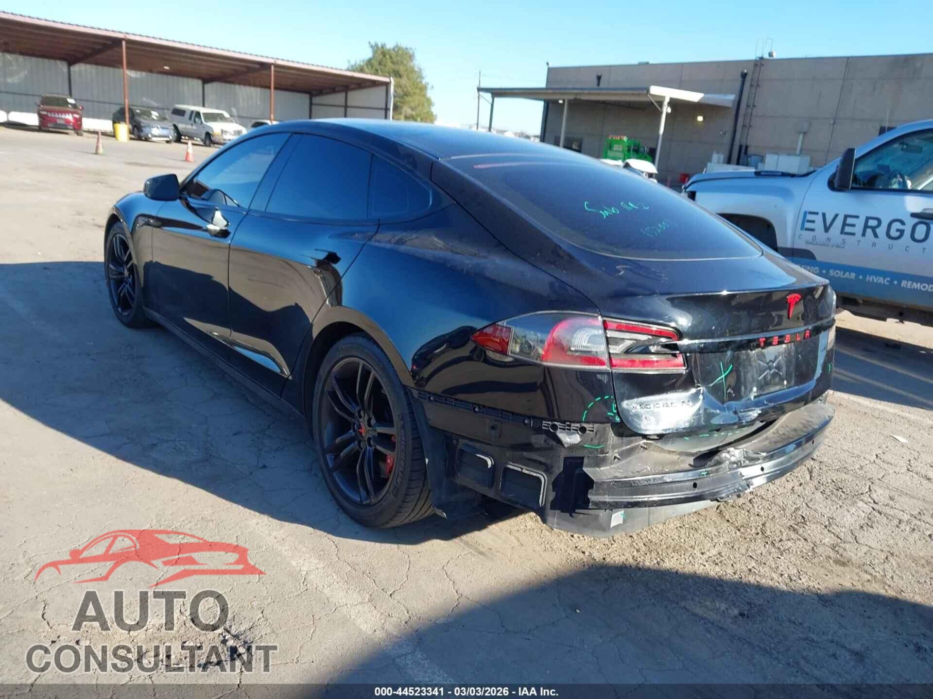 TESLA MODEL S 2015 - 5YJSA1E21FF105775