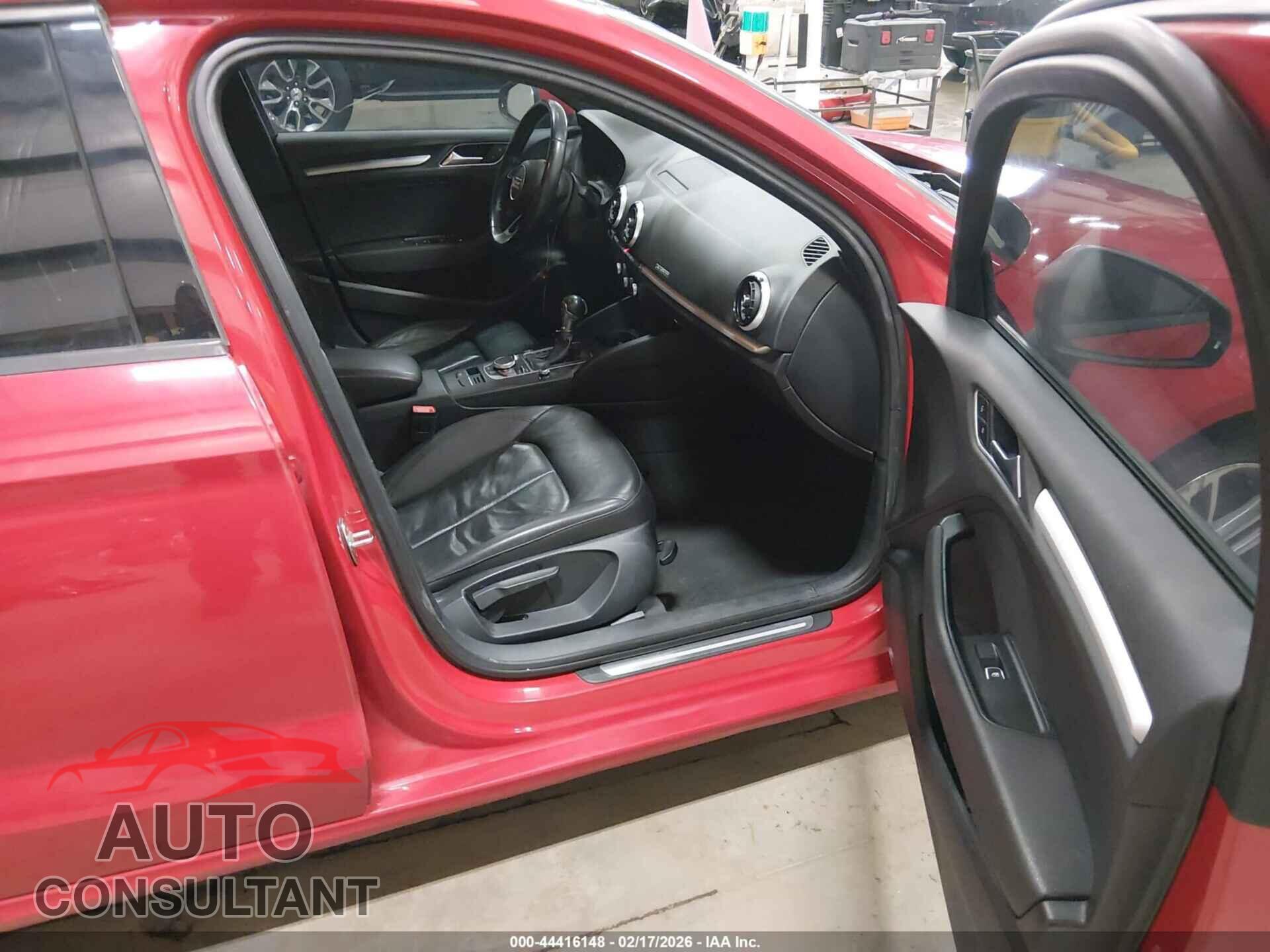 AUDI A3 2017 - WAUB8GFF2H1048737