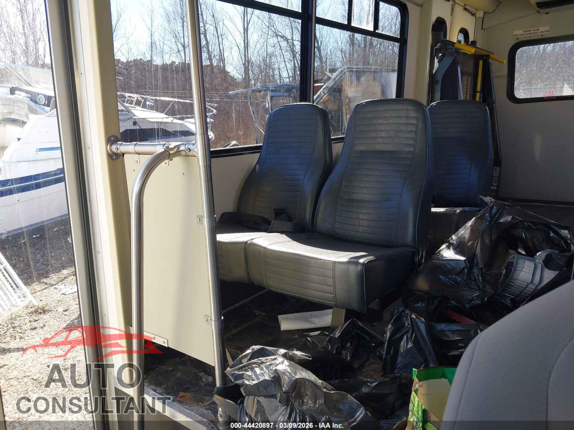 FORD E-350 CUTAWAY 2011 - 1FDEE3FL3BDA34628