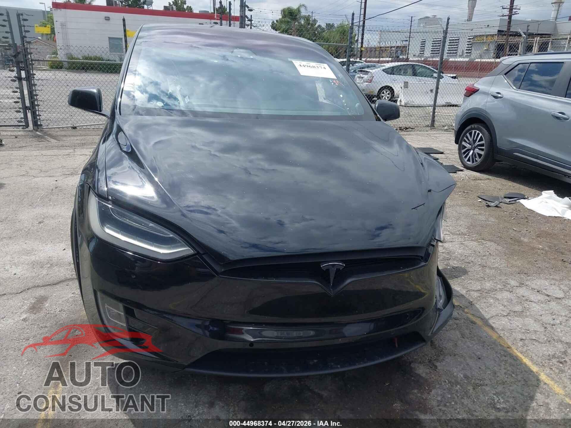 TESLA MODEL X 2018 - 5YJXCBE21JF142808