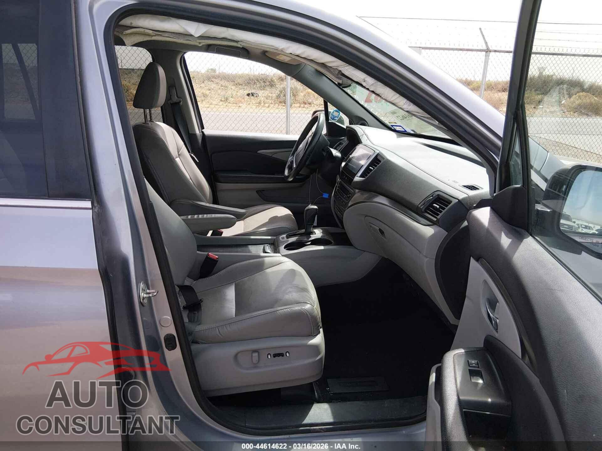 HONDA PILOT 2017 - 5FNYF5H84HB023237