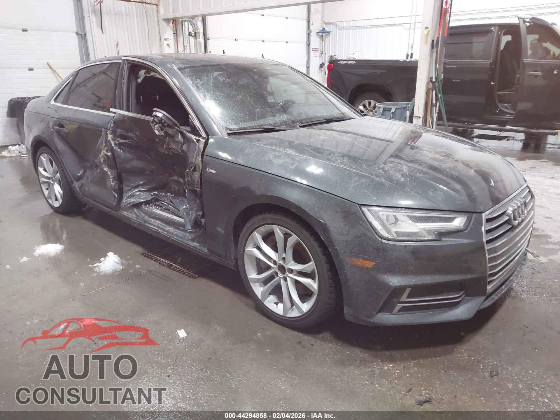 AUDI A4 2017 - WAULNAF41HN021319