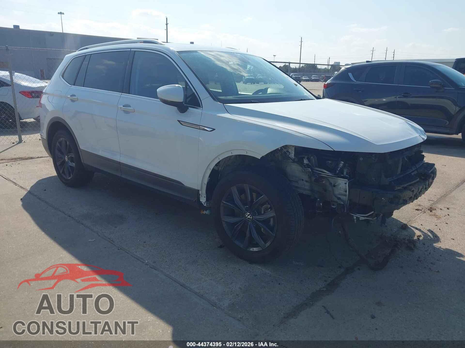 VOLKSWAGEN TIGUAN 2022 - 3VV3B7AX4NM046626