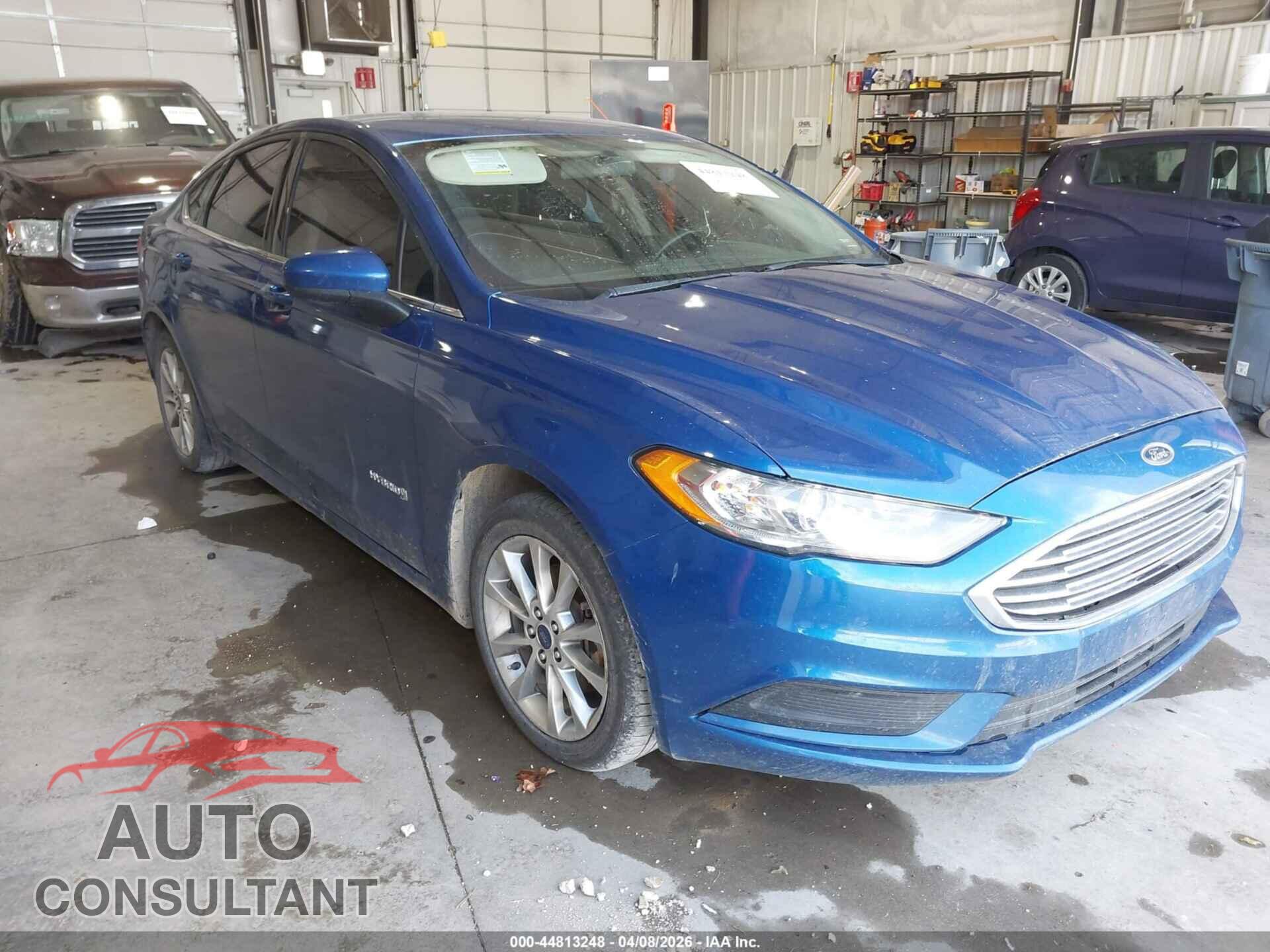 FORD FUSION HYBRID 2017 - 3FA6P0LU7HR143842