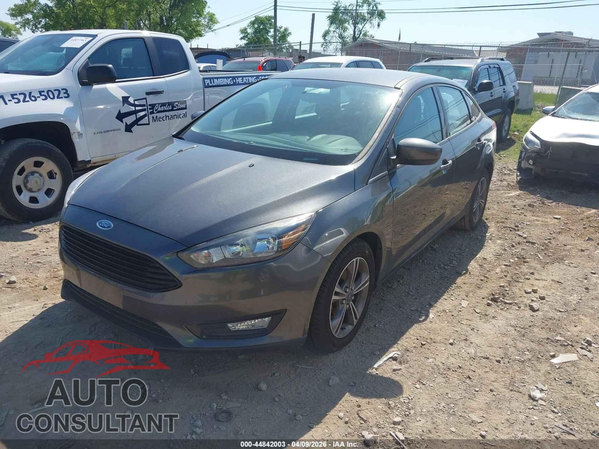 FORD FOCUS 2018 - 1FADP3FE3JL221907