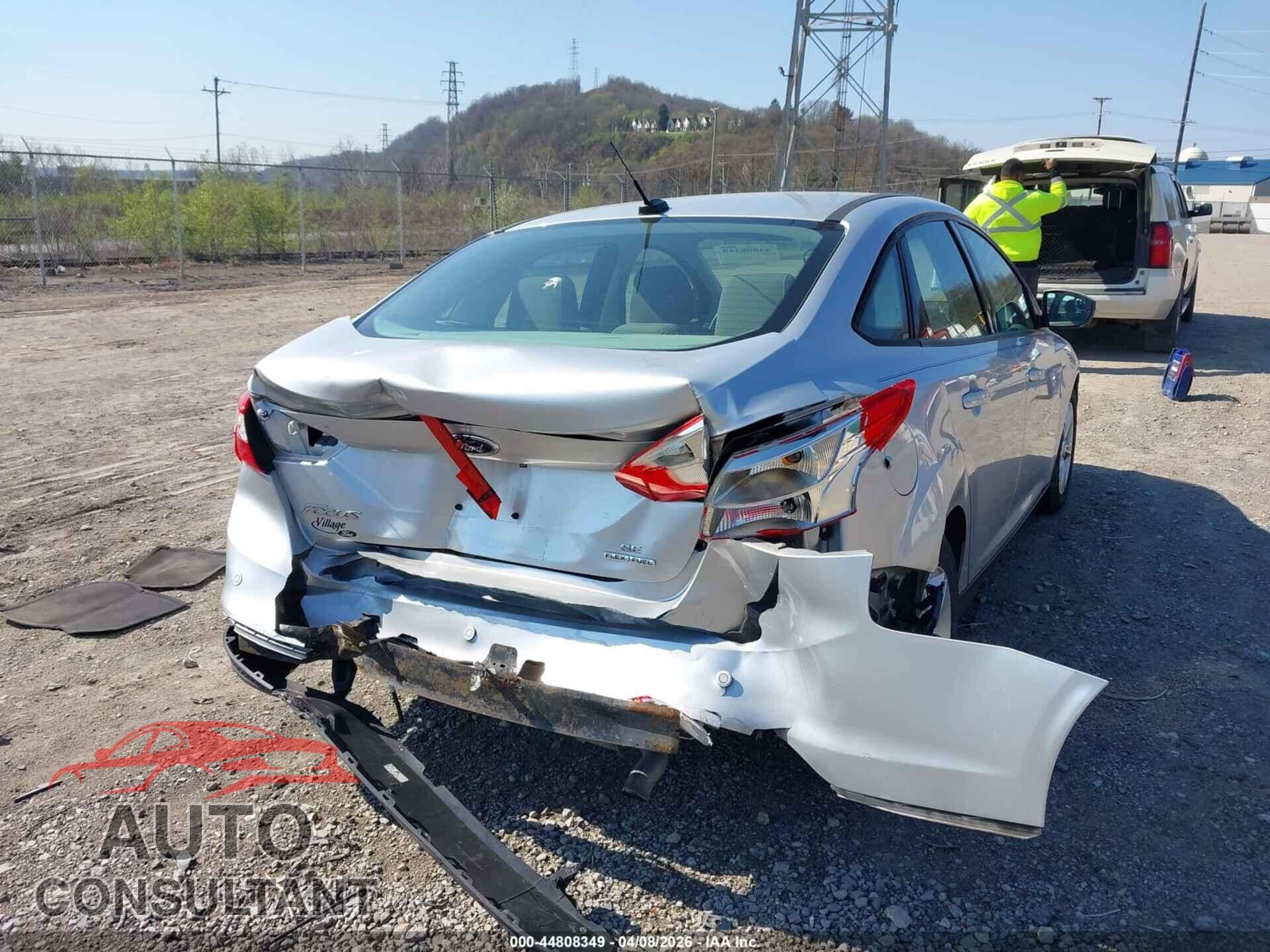 FORD FOCUS 2014 - 1FADP3F27EL127315