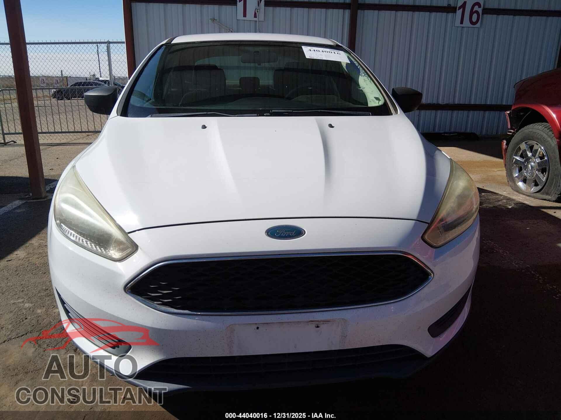 FORD FOCUS 2017 - 1FADP3E24HL324965
